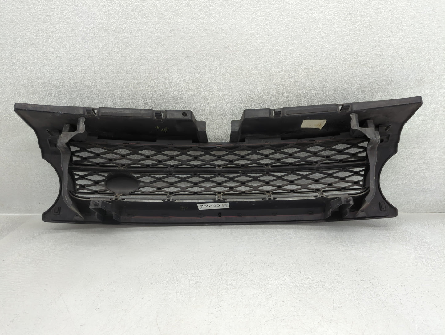 2010-2011 Land Rover Range Rover Sport Front Grille Bumper Not Included - Oemusedautoparts1.com