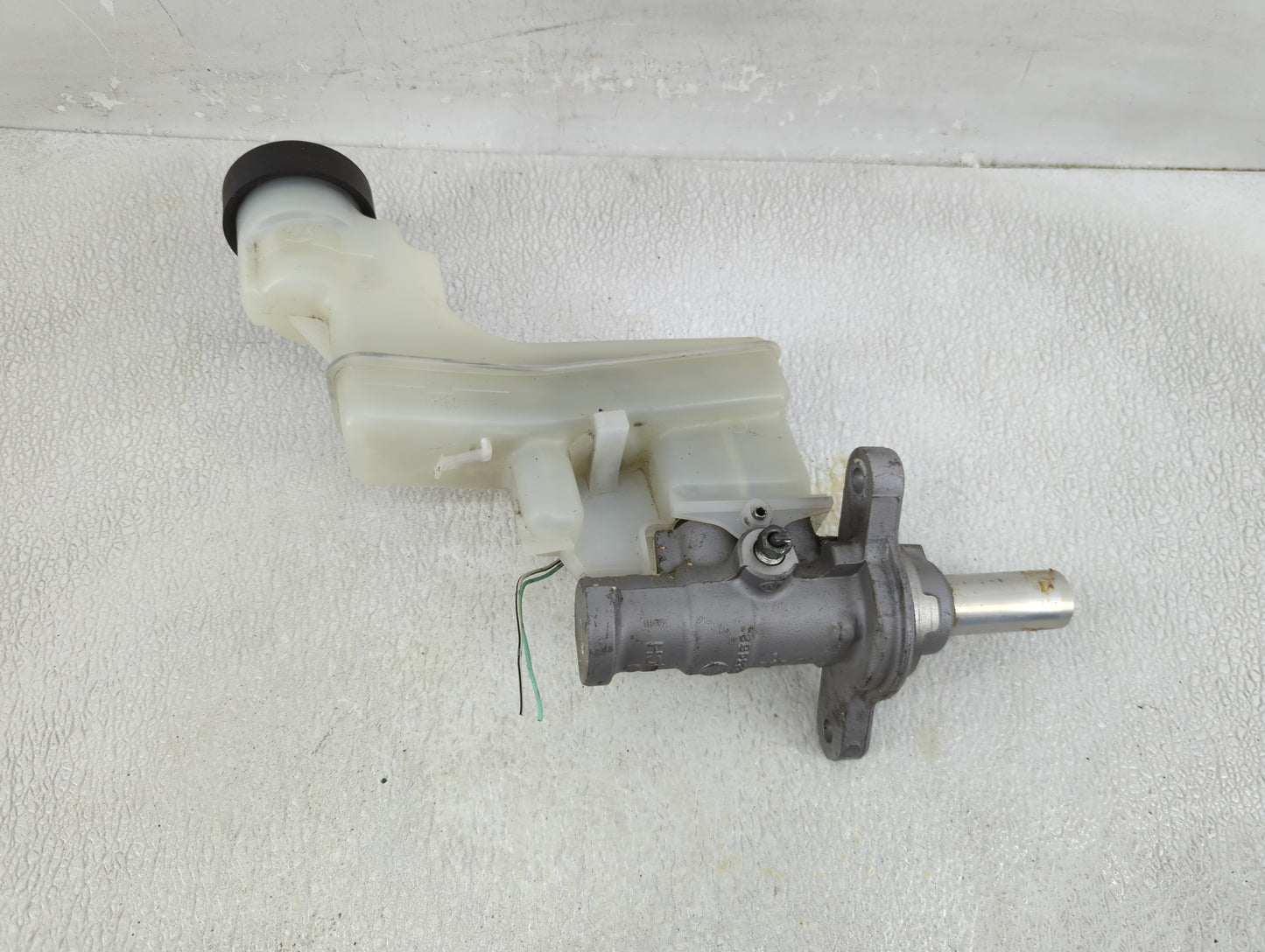 2007-2012 Lexus Es350 Brake Master Cylinder - Oemusedautoparts1.com