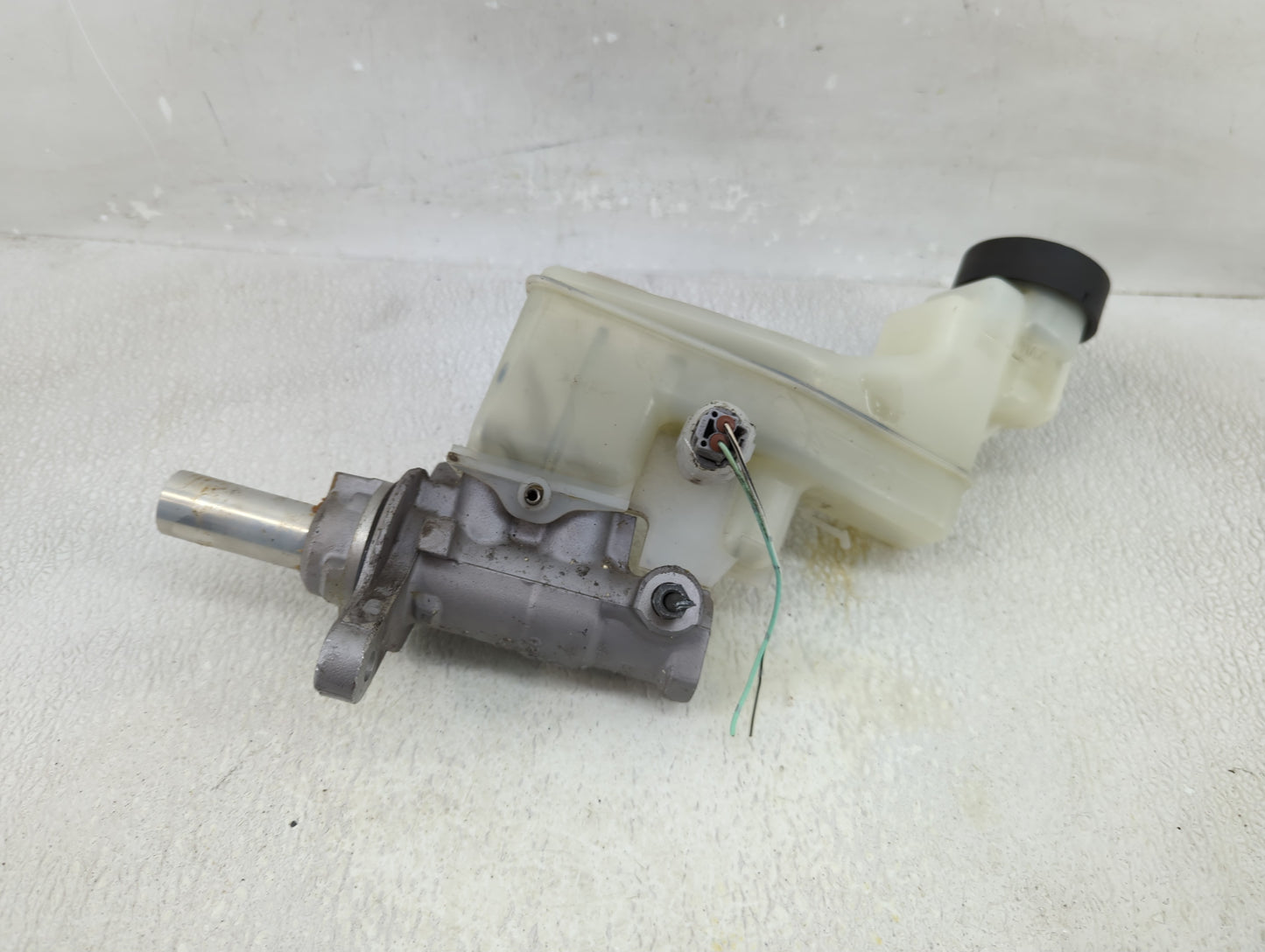 2007-2012 Lexus Es350 Brake Master Cylinder - Oemusedautoparts1.com
