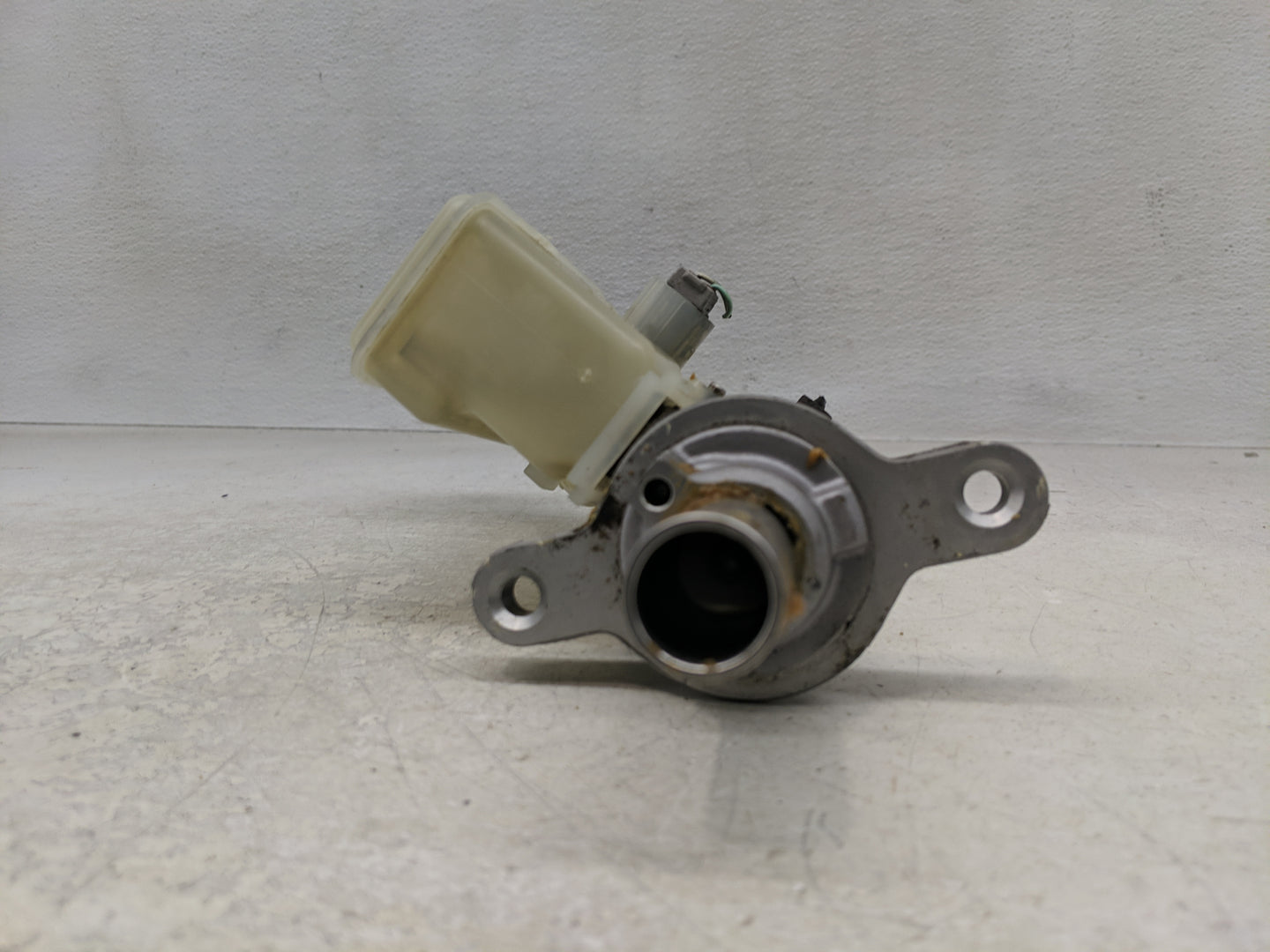 2007-2012 Lexus Es350 Brake Master Cylinder - Oemusedautoparts1.com