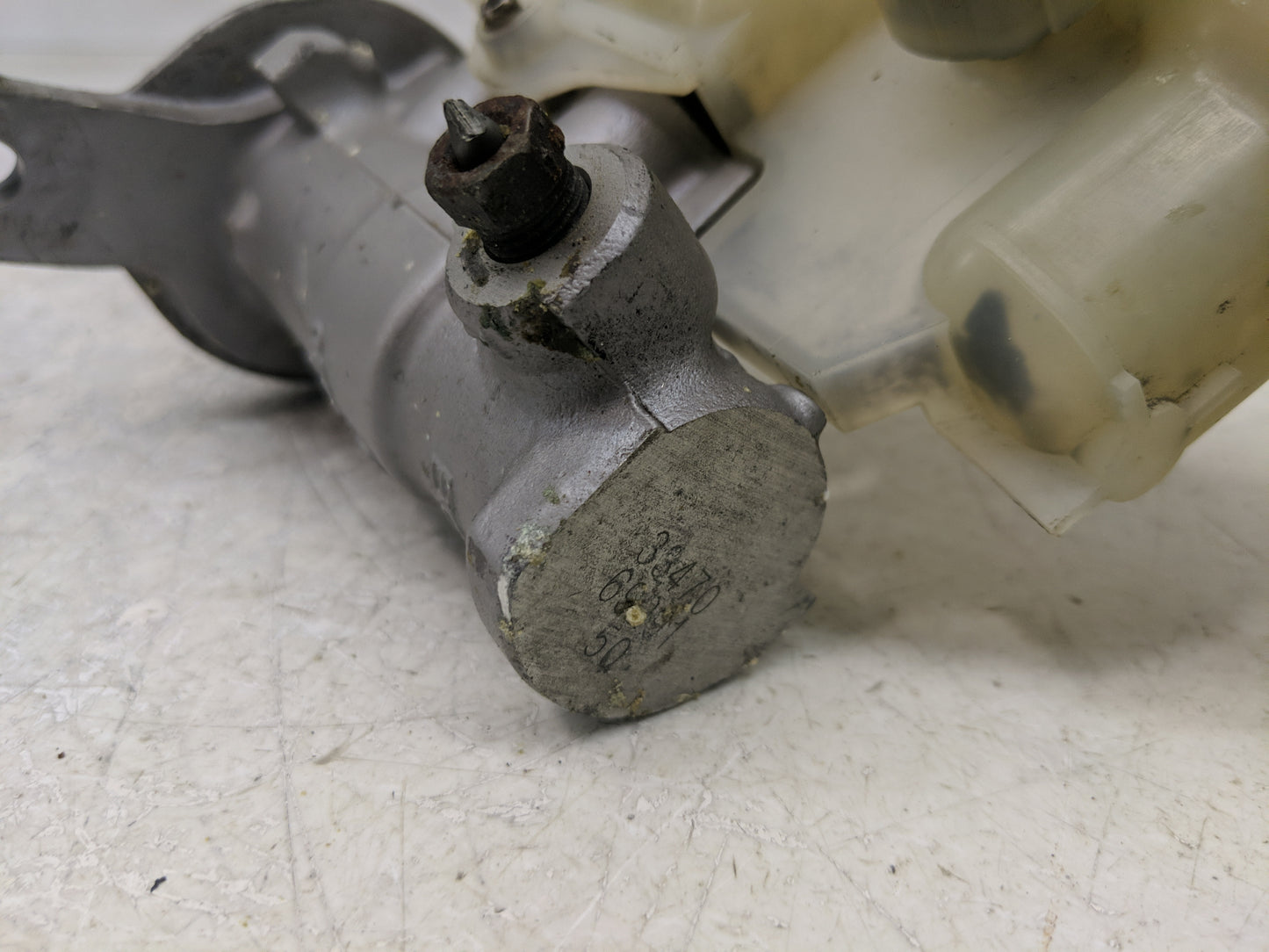 2007-2012 Lexus Es350 Brake Master Cylinder - Oemusedautoparts1.com