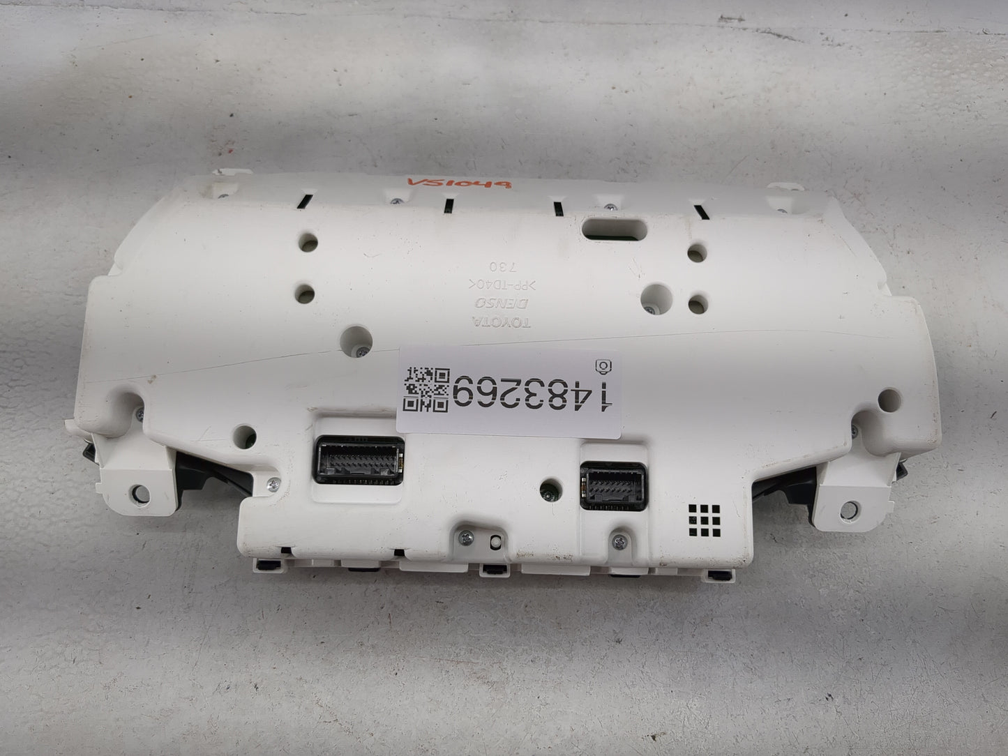 2010 Lexus Es350 Instrument Cluster Speedometer Gauges P/N:83800-33J40 257460-1840 Miles: Fits OEM Used Auto Parts - Oemused