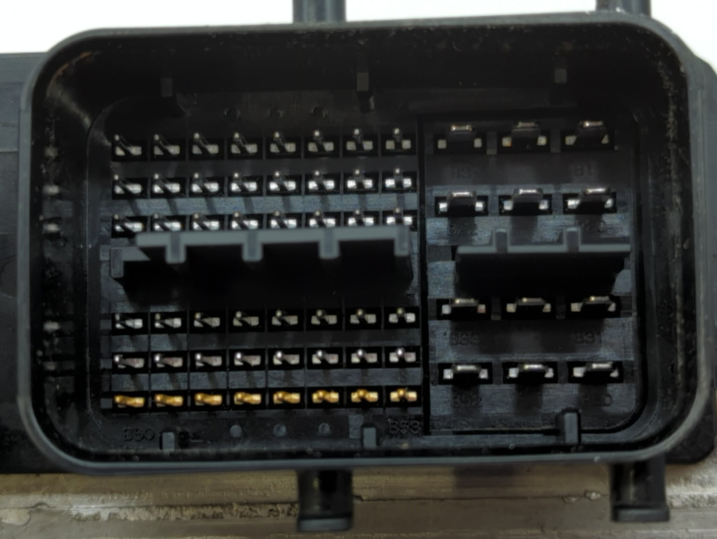 2010 Lexus Es350 PCM Engine Control Computer ECU ECM PCU OEM P/N:89661-33F40 89661-33F41 Fits OEM Used Auto Parts - Oemuseda