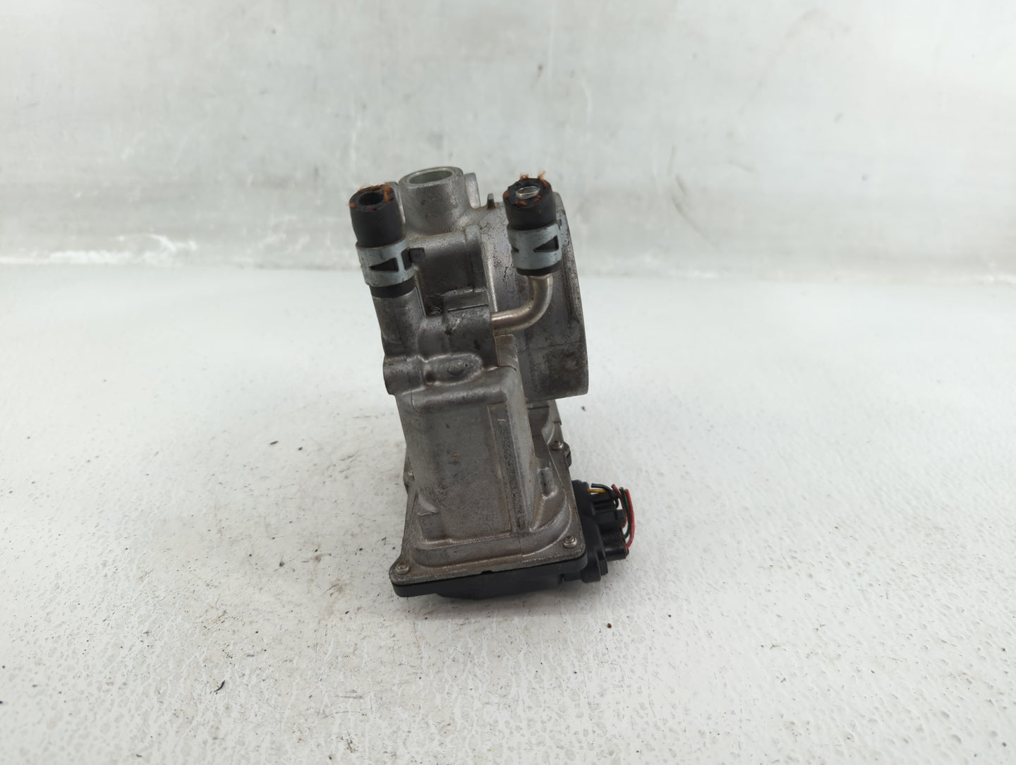 2007-2018 Lexus Es350 Throttle Body P/N:22030-31030 Fits OEM Used Auto Parts - Oemusedautoparts1.com