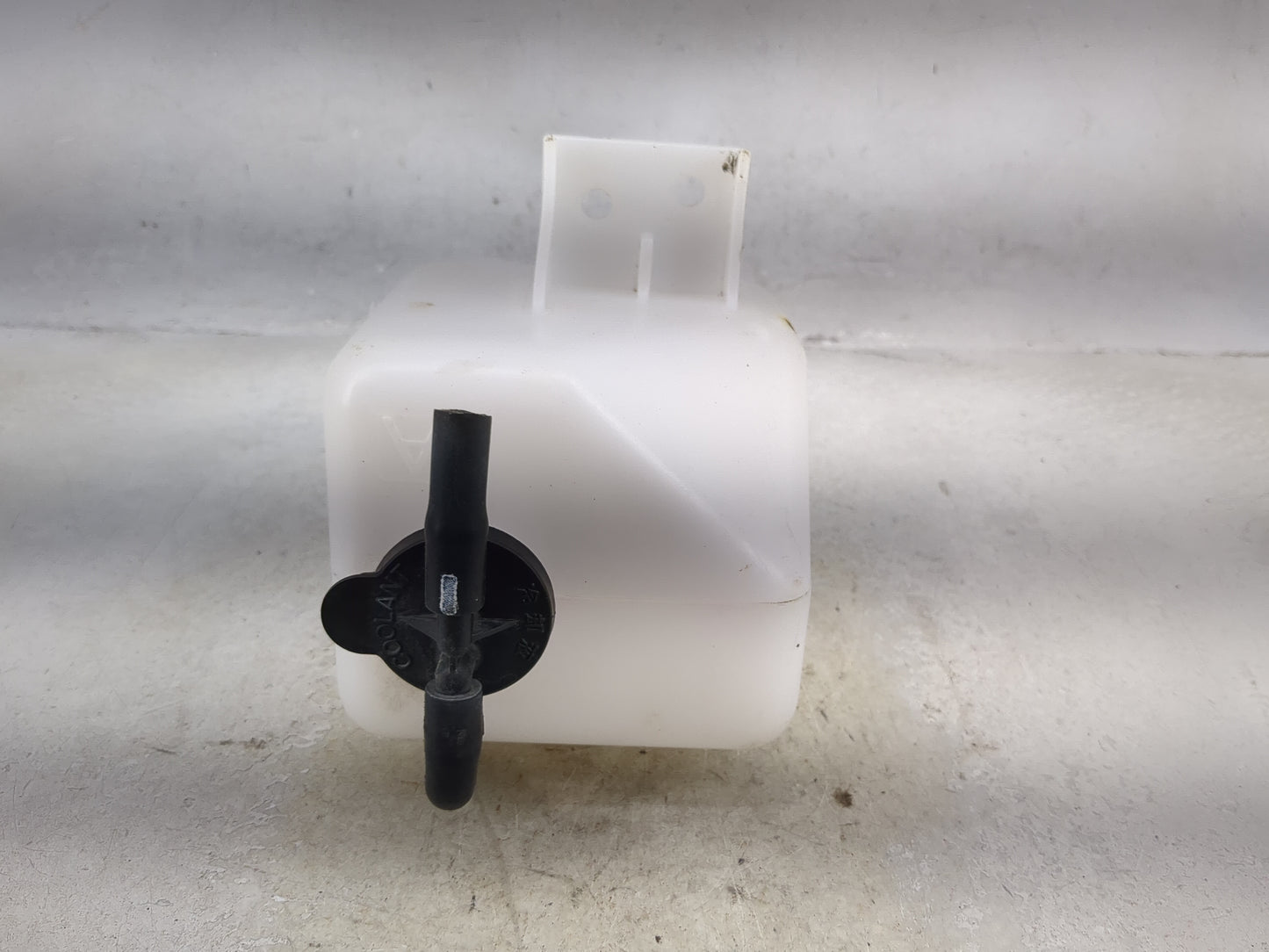 2007-2011 Lexus Gs350 Radiator Coolant Overflow Expansion Tank Bottle 1494685 - Oemusedautoparts1.com