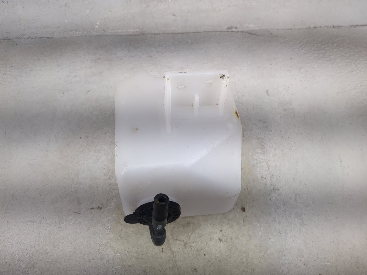 2007-2011 Lexus Gs350 Radiator Coolant Overflow Expansion Tank Bottle 1494685 - Oemusedautoparts1.com