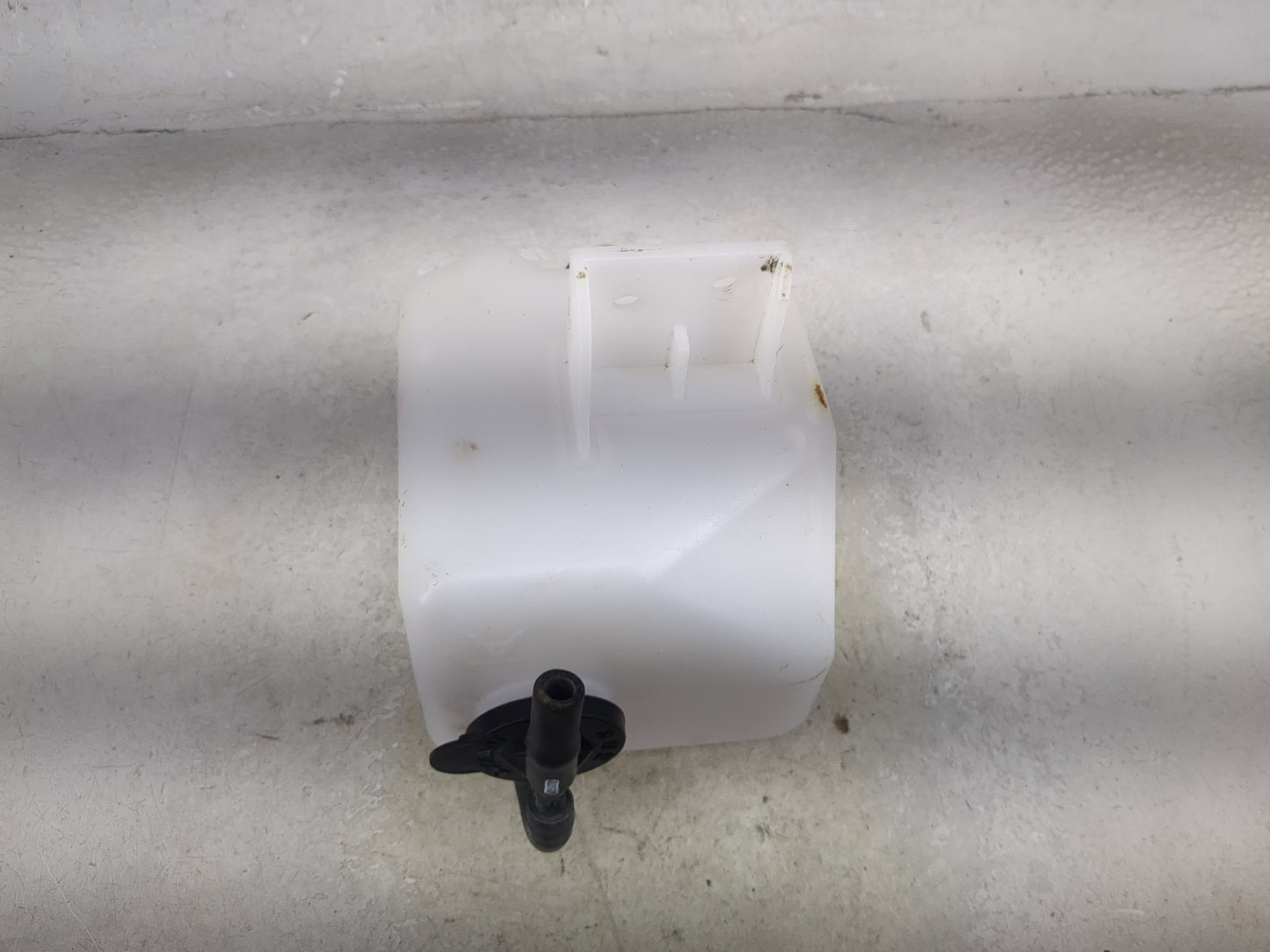 2007-2011 Lexus Gs350 Radiator Coolant Overflow Expansion Tank Bottle 1494685 - Oemusedautoparts1.com