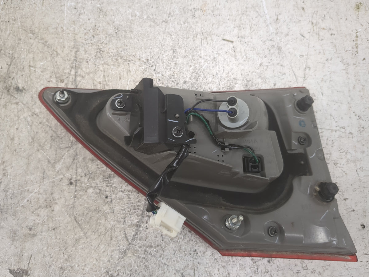 2010-2015 Lexus Is250 Passenger Right Side Deck Lid Mounted Tail Light - Oemusedautoparts1.com