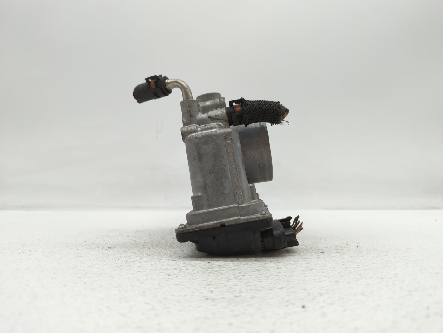 2006-2015 Lexus Is250 Throttle Body P/N:22030-31020 Fits Fits 2006 2007 2008 2009 2010 2011 2012 2013 2014 2015 OEM Used Aut