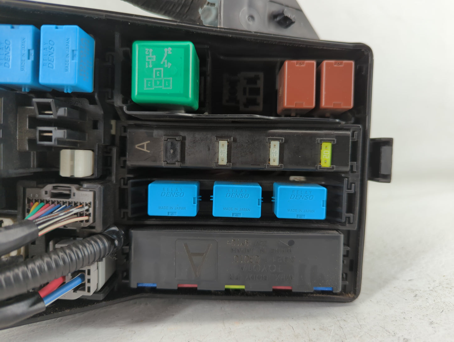 2010 Lexus Is250 Fusebox Fuse Box Panel Relay Module P/N:82662-53220 Fits OEM Used Auto Parts - Oemusedautoparts1.com