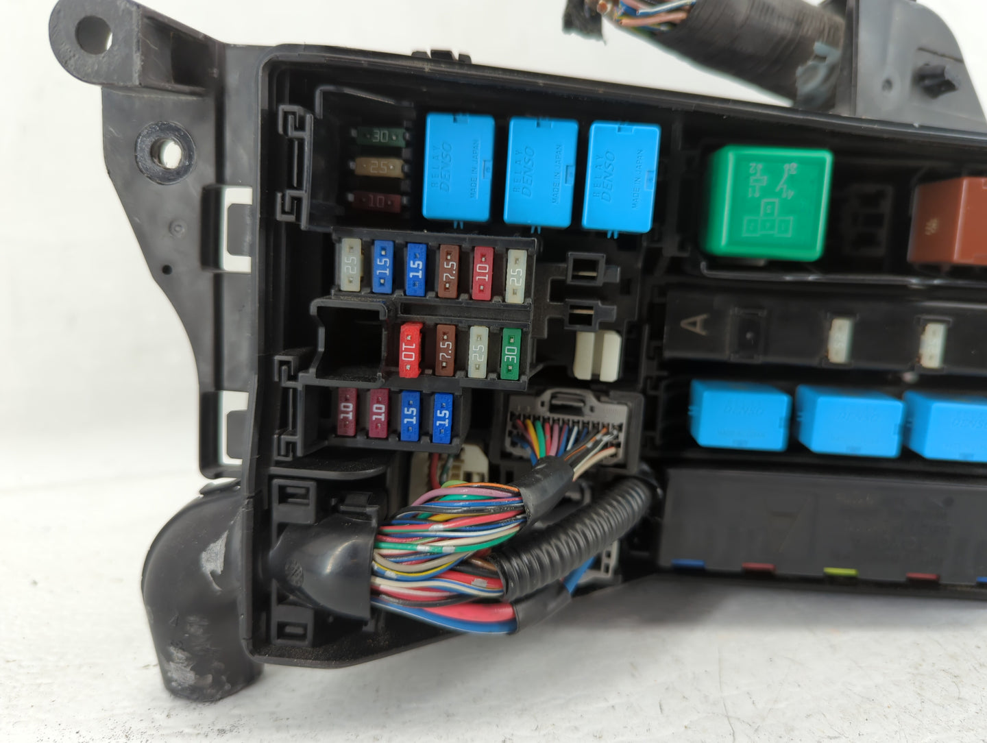 2010 Lexus Is250 Fusebox Fuse Box Panel Relay Module P/N:82662-53220 Fits OEM Used Auto Parts - Oemusedautoparts1.com