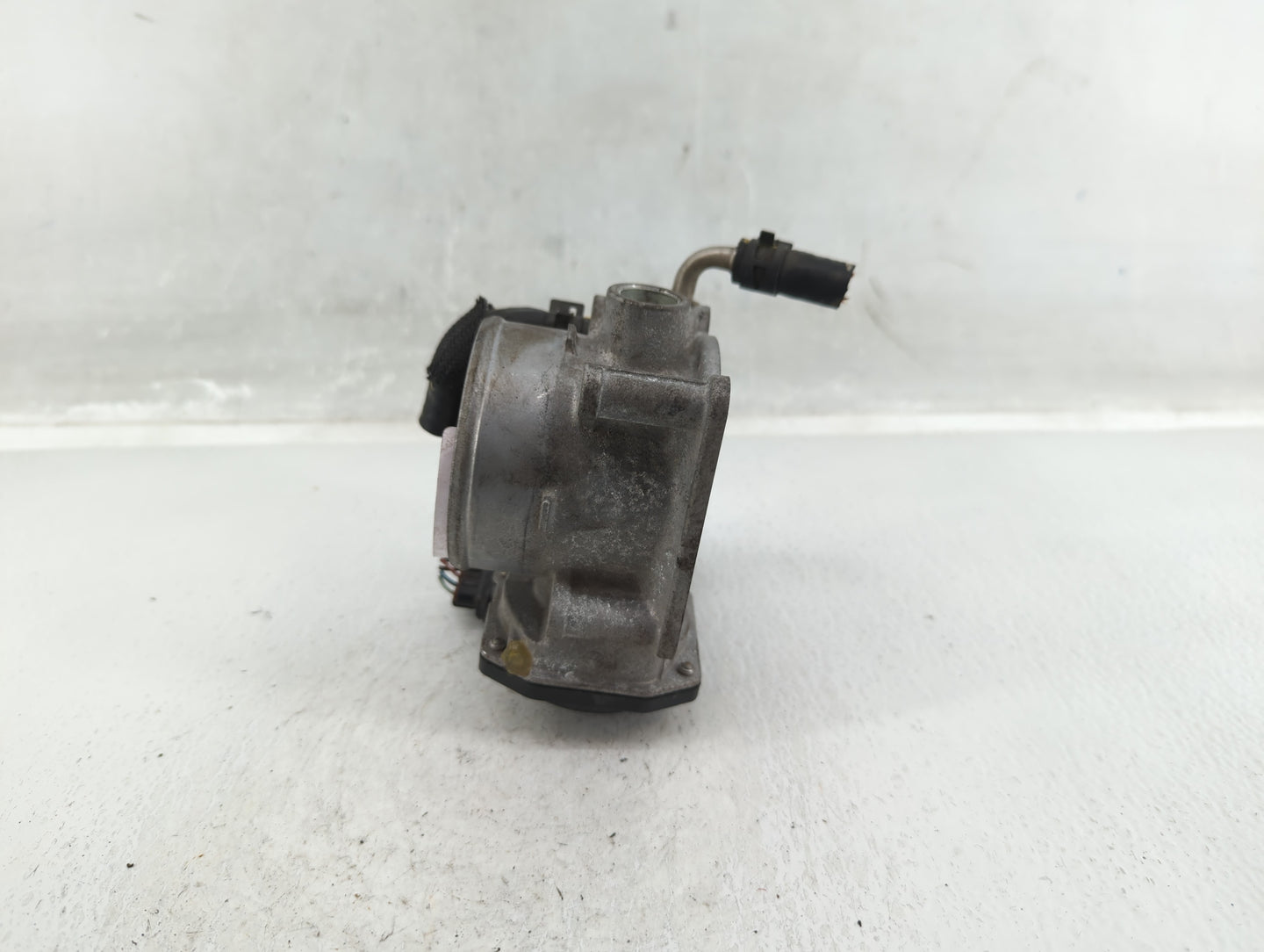 2006-2015 Lexus Is250 Throttle Body P/N:22030-31020 Fits Fits 2006 2007 2008 2009 2010 2011 2012 2013 2014 2015 OEM Used Aut