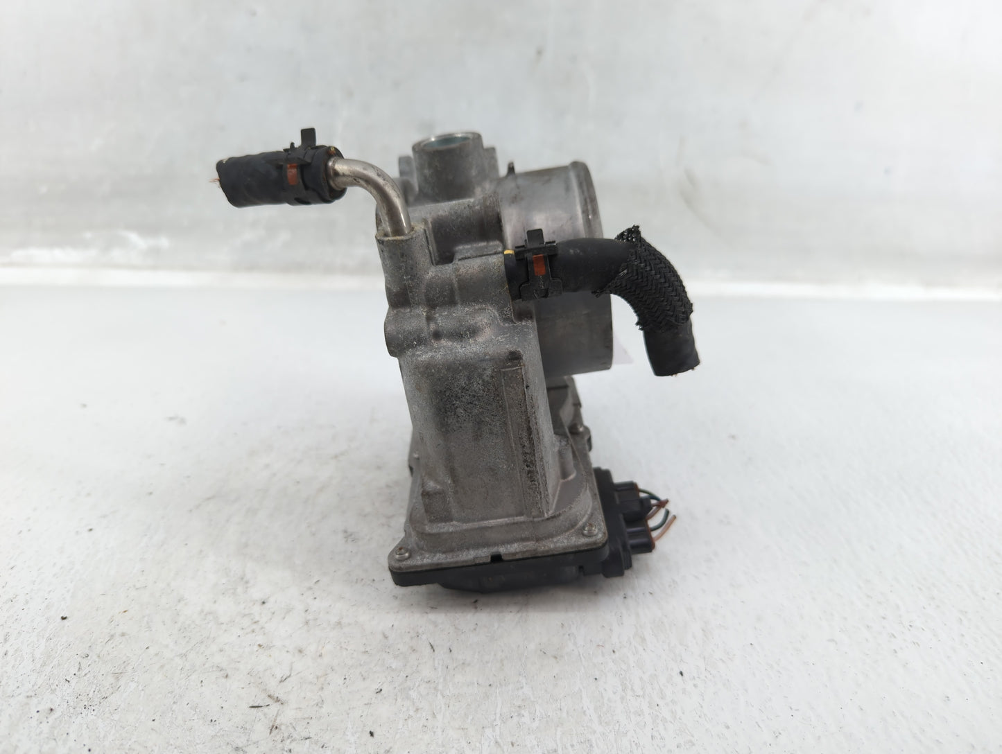 2006-2015 Lexus Is250 Throttle Body P/N:22030-31020 Fits Fits 2006 2007 2008 2009 2010 2011 2012 2013 2014 2015 OEM Used Aut