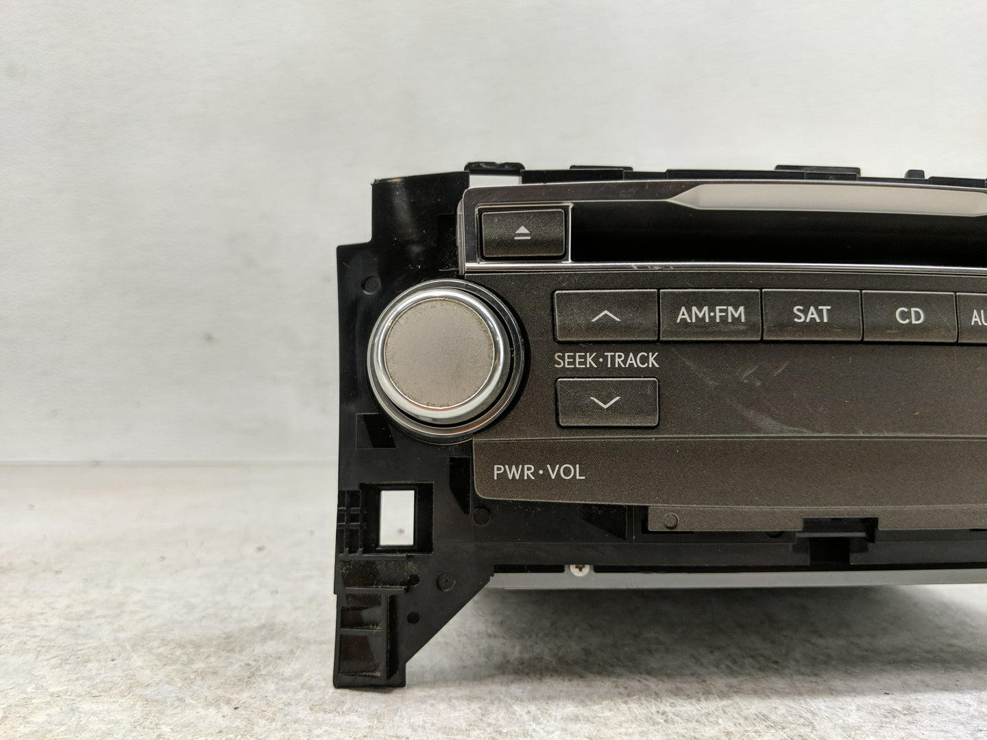 2010 Lexus Ls460 Radio AM FM Cd Player Receiver Replacement P/N:86120-50P80 Fits OEM Used Auto Parts - Oemusedautoparts1.com