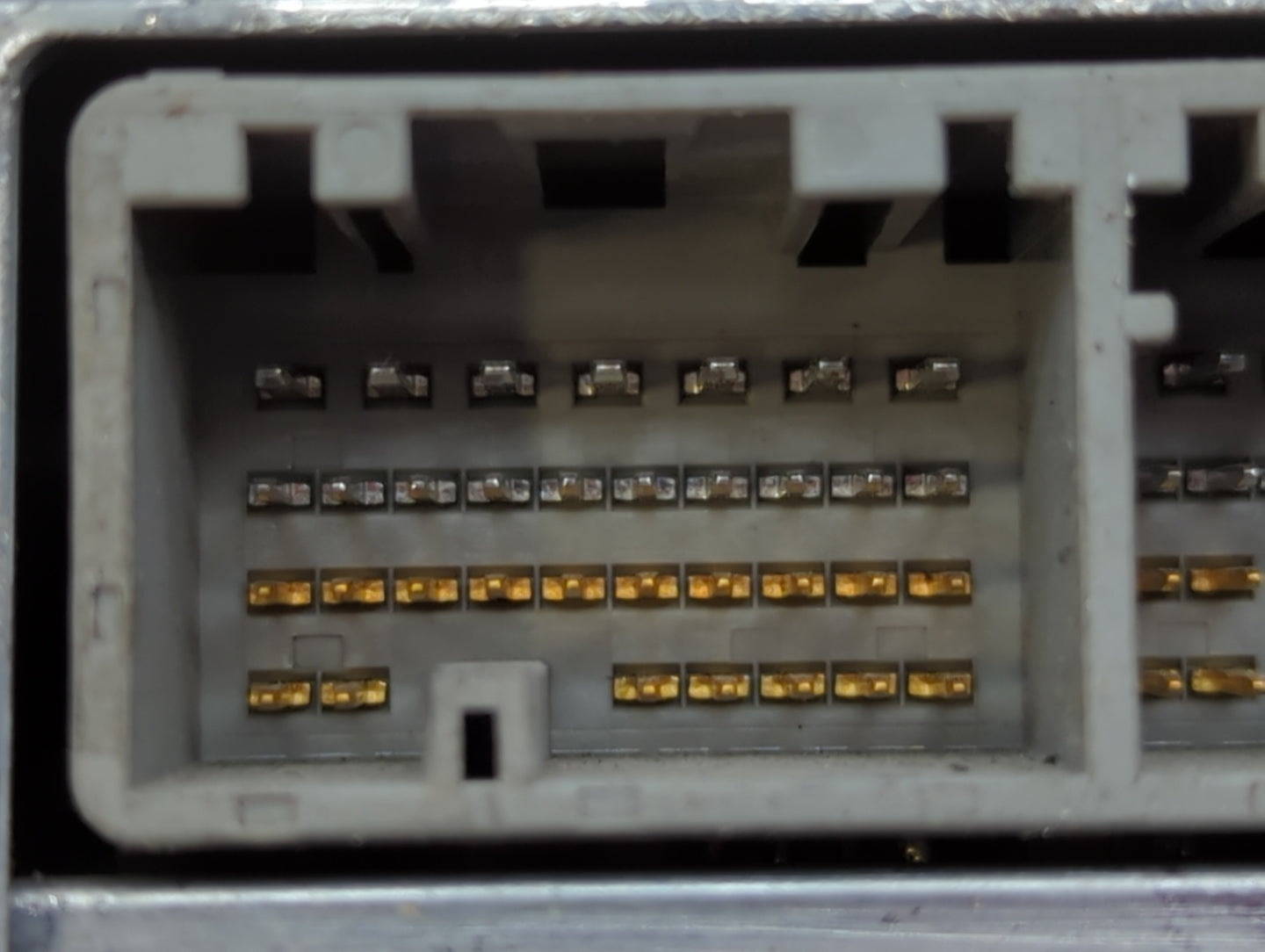 2010-2012 Lexus Ls460 Chassis Control Module Ccm Bcm Body Control - Oemusedautoparts1.com