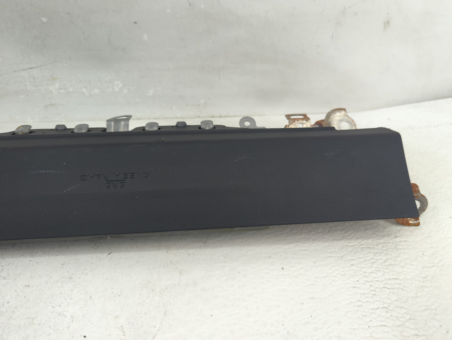 2010-2012 Lexus Rx350 Air Bag Passenger Right Knee OEM P/N:A-95682442 Fits Fits 2010 2011 2012 OEM Used Auto Parts - Oemused