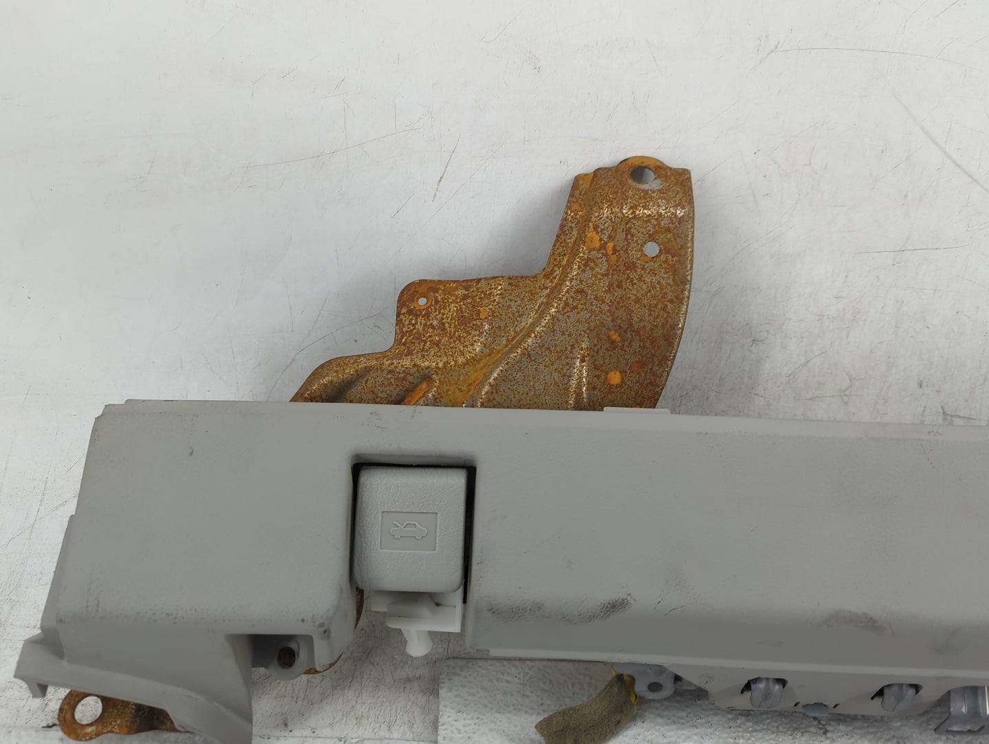 2010 Lexus Rx350 Air Bag Passenger Right Knee OEM P/N:303832109M76 B15U39034227 Fits OEM Used Auto Parts - Oemusedautoparts1