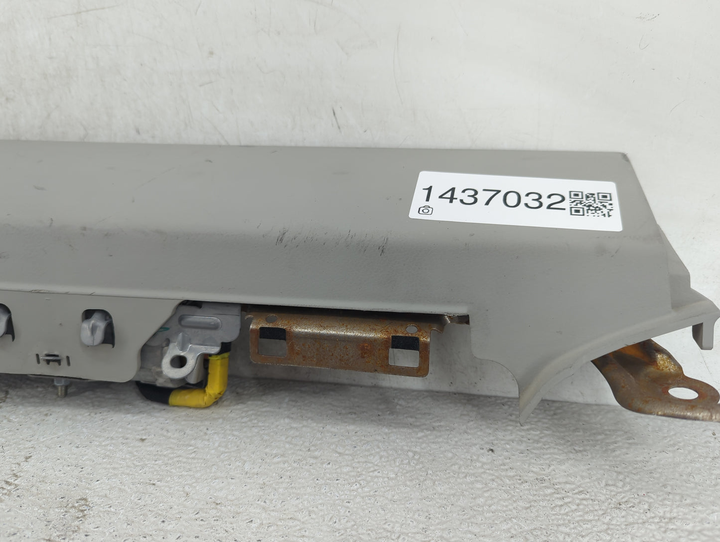 2010 Lexus Rx350 Air Bag Driver Left Knee OEM P/N:3038315O9M77 B14V19042557 Fits OEM Used Auto Parts - Oemusedautoparts1.com
