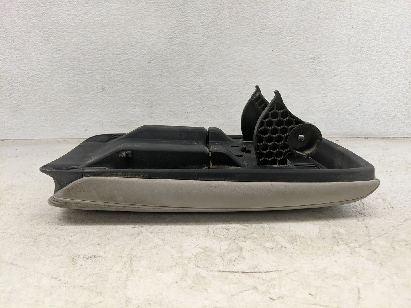 2010 Lexus Rx350 Center Console Armrest Cover Lid Fits OEM Used Auto Parts - Oemusedautoparts1.com