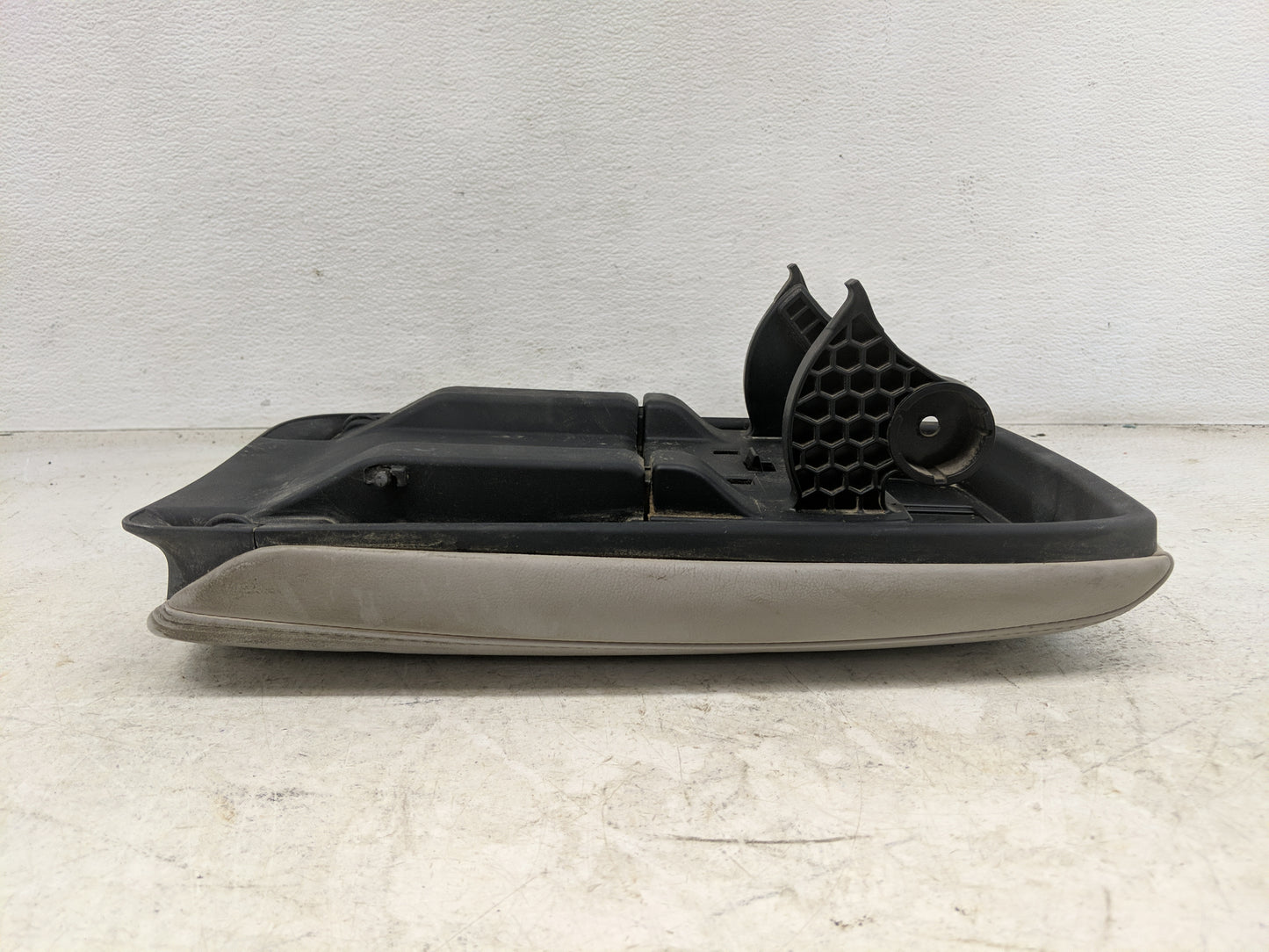 2010 Lexus Rx350 Center Console Armrest Cover Lid Fits OEM Used Auto Parts - Oemusedautoparts1.com