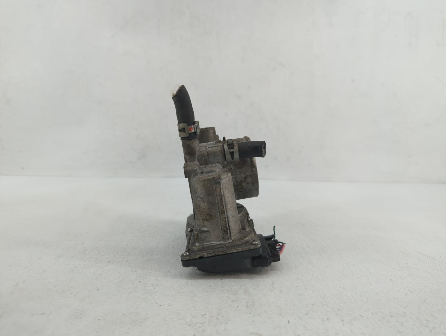 2007-2015 Lexus Rx350 Throttle Body P/N:22030-0T080 22030-0P050 Fits OEM Used Auto Parts - Oemusedautoparts1.com