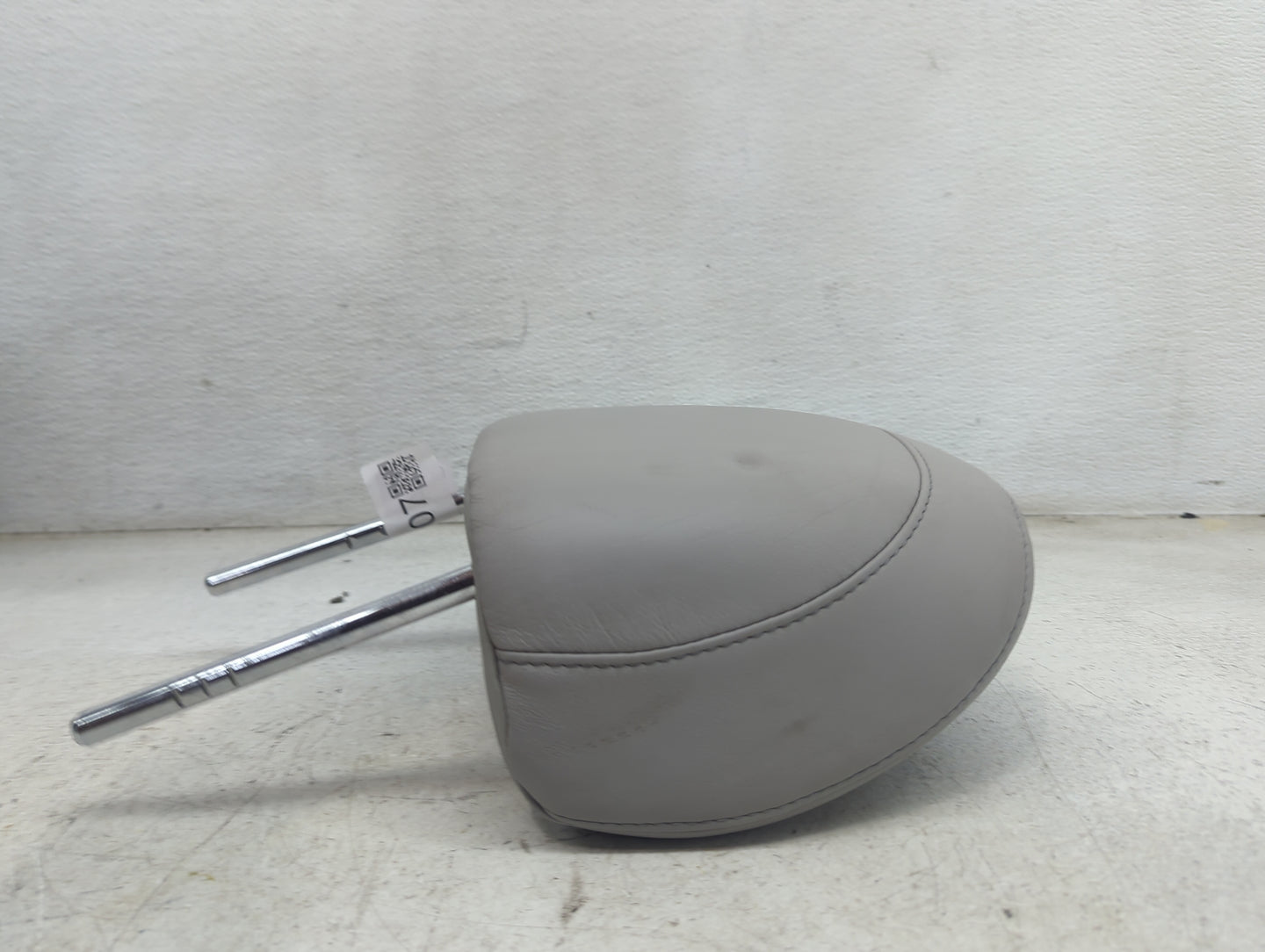 2010 Lexus Rx450 Headrest Head Rest Front Driver Passenger Seat Fits OEM Used Auto Parts - Oemusedautoparts1.com