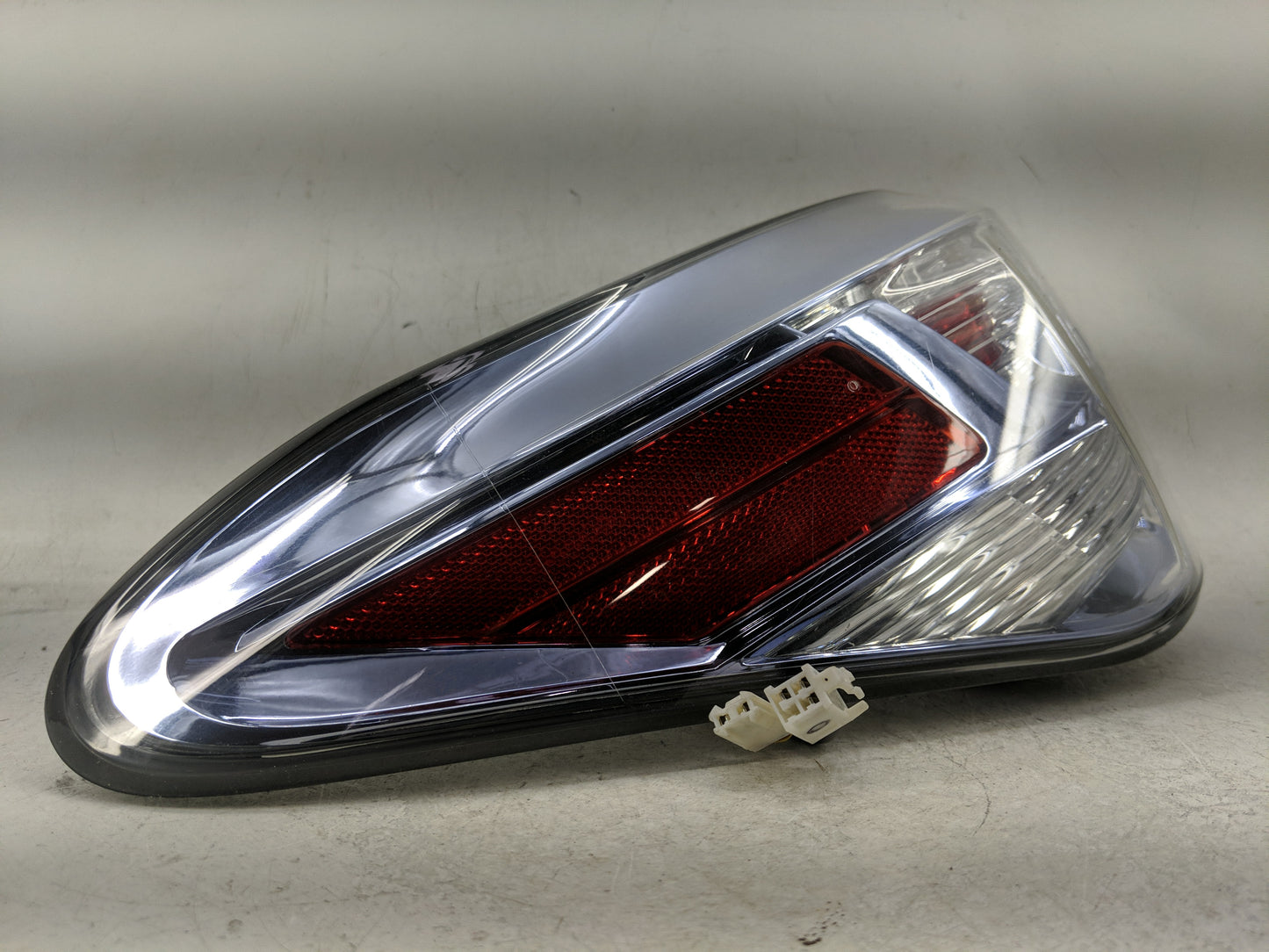2010-2012 Lexus Rx450h Tail Light Assembly Driver Left OEM Fits Fits 2010 2011 2012 OEM Used Auto Parts - Oemusedautoparts1.