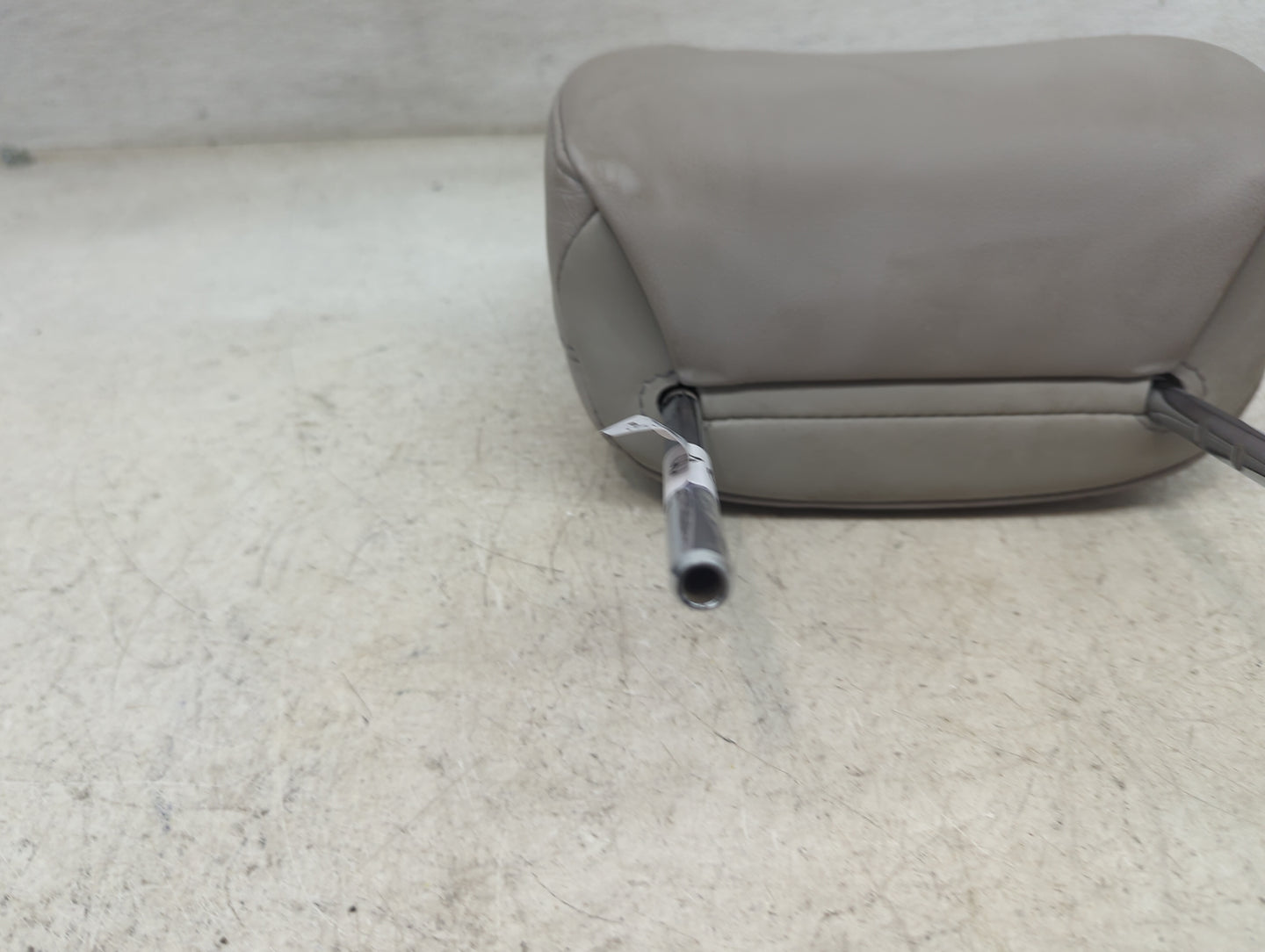 2010-2010 Lexus Rx450h Headrest Head Rest Front Driver Seat Grey - Oemusedautoparts1.com