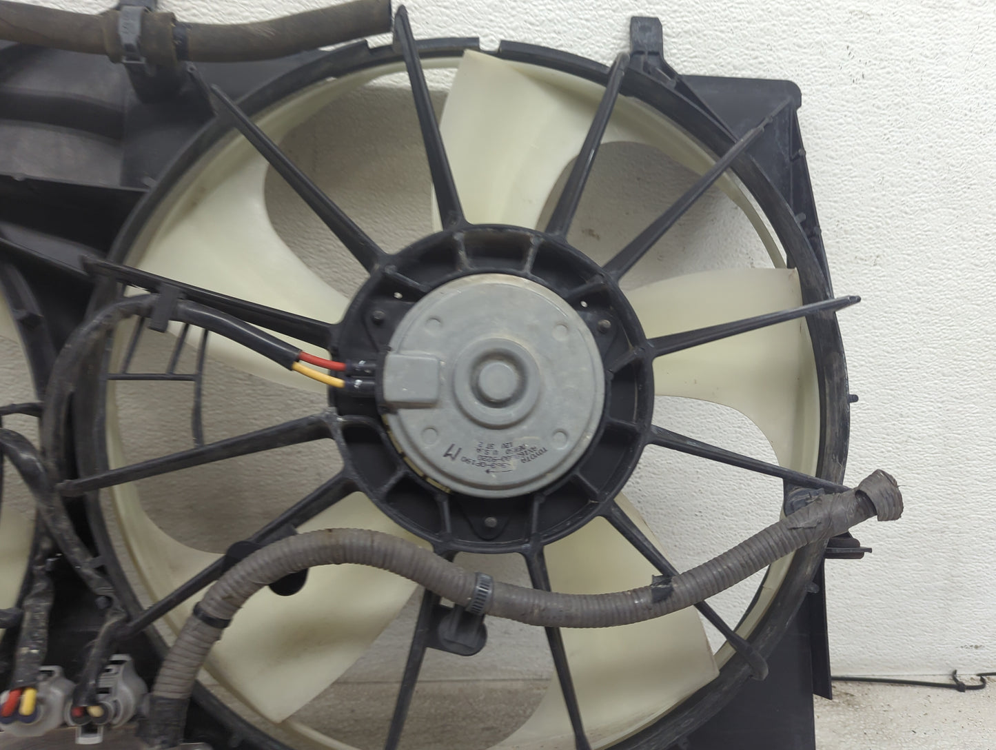 2010 Lexus Rx450h Electric Radiator Cooling Fan Motor Assembly Fits OEM Used Auto Parts - Oemusedautoparts1.com