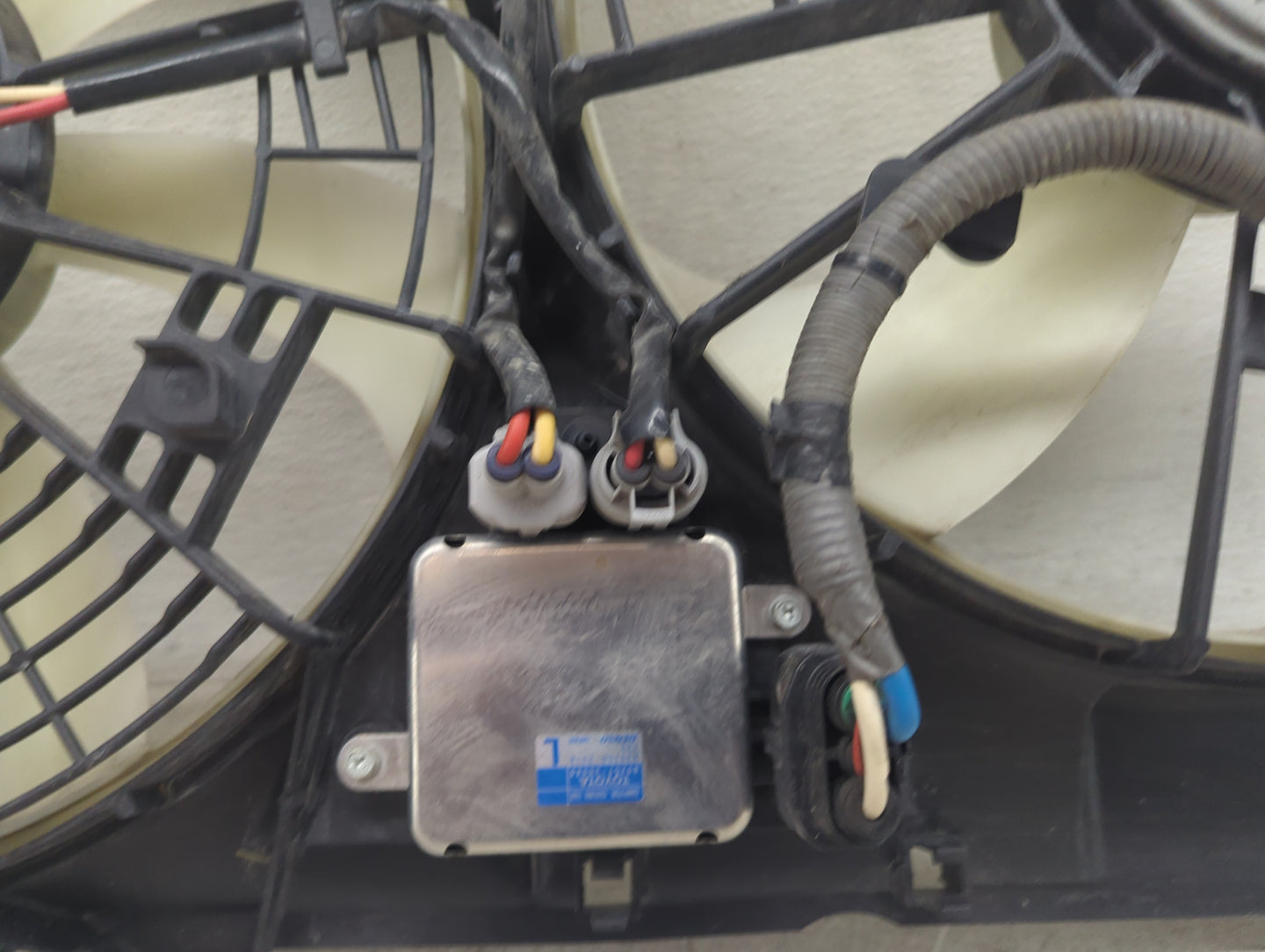2010 Lexus Rx450h Electric Radiator Cooling Fan Motor Assembly Fits OEM Used Auto Parts - Oemusedautoparts1.com