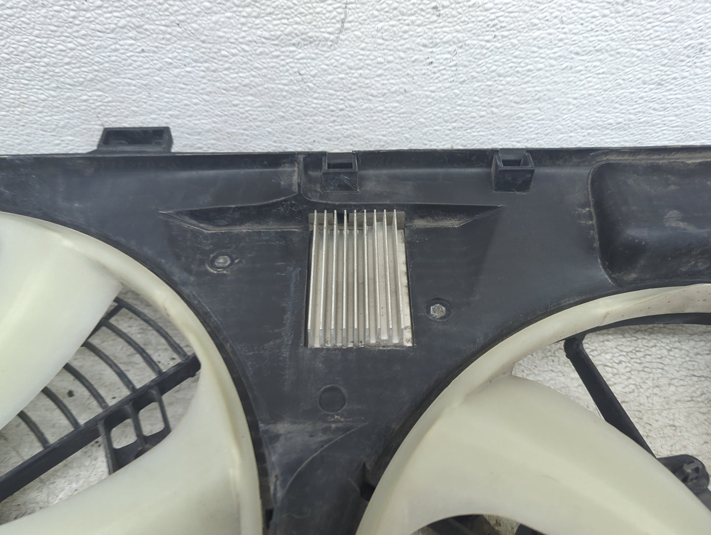2010 Lexus Rx450h Electric Radiator Cooling Fan Motor Assembly Fits OEM Used Auto Parts - Oemusedautoparts1.com