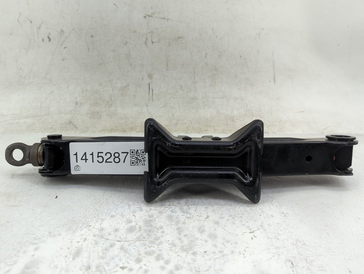 2010 Lexus Sc430 Spare Scissor Car Jack - Oemusedautoparts1.com