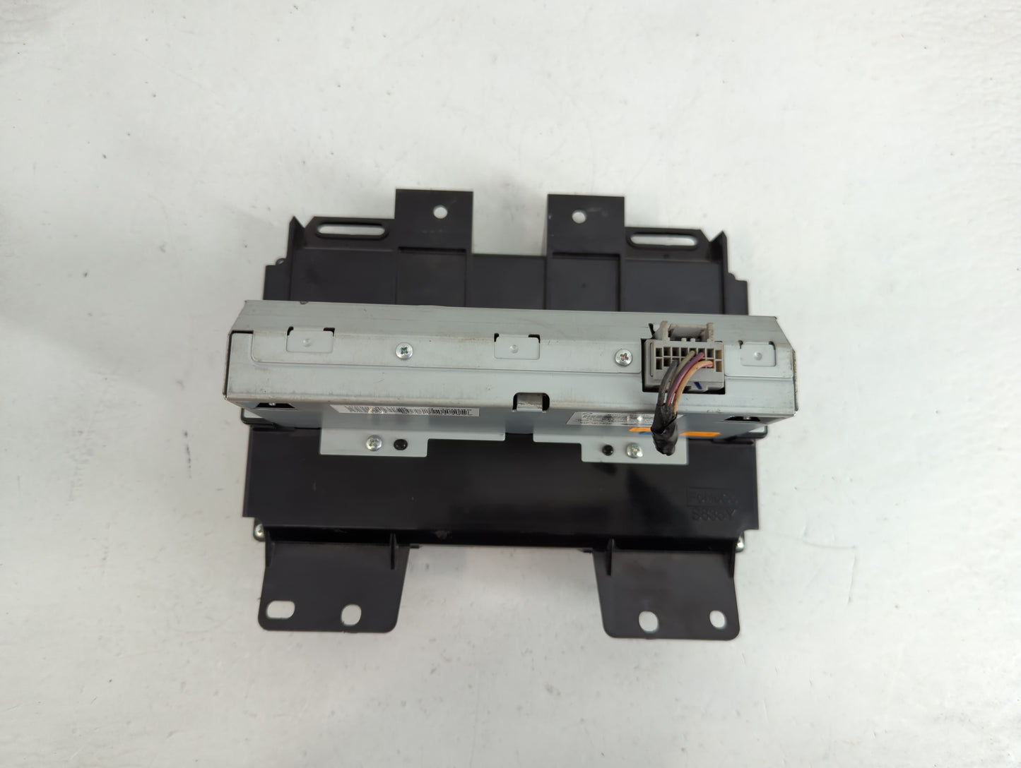 2010 Lincoln Mks Radio AM FM Cd Player Receiver Replacement P/N:AA5T-19C116-AB Fits OEM Used Auto Parts - Oemusedautoparts1.