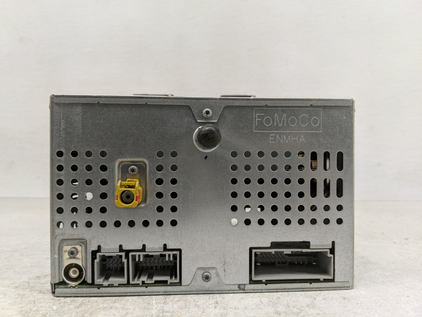 2010 Lincoln Mks Radio AM FM Cd Player Receiver Replacement P/N:AA5T-18CB15-AC38N8 Fits OEM Used Auto Parts - Oemusedautopar