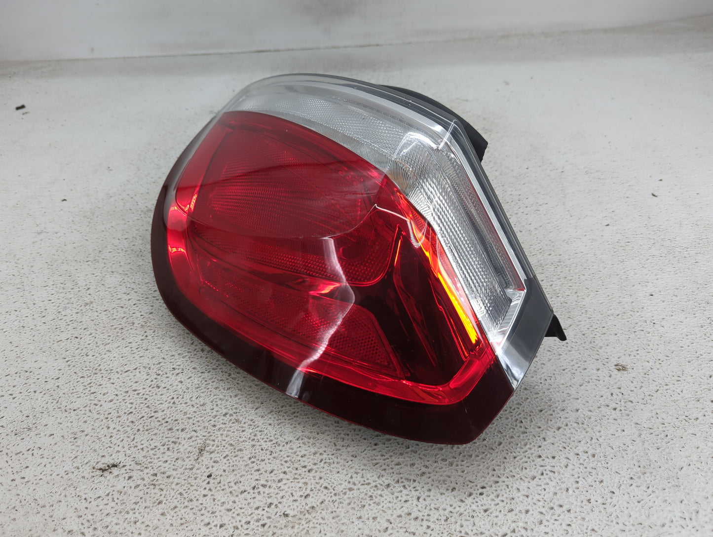 2009-2012 Lincoln Mks Tail Light Assembly Passenger Right OEM Fits Fits 2009 2010 2011 2012 OEM Used Auto Parts - Oemusedaut