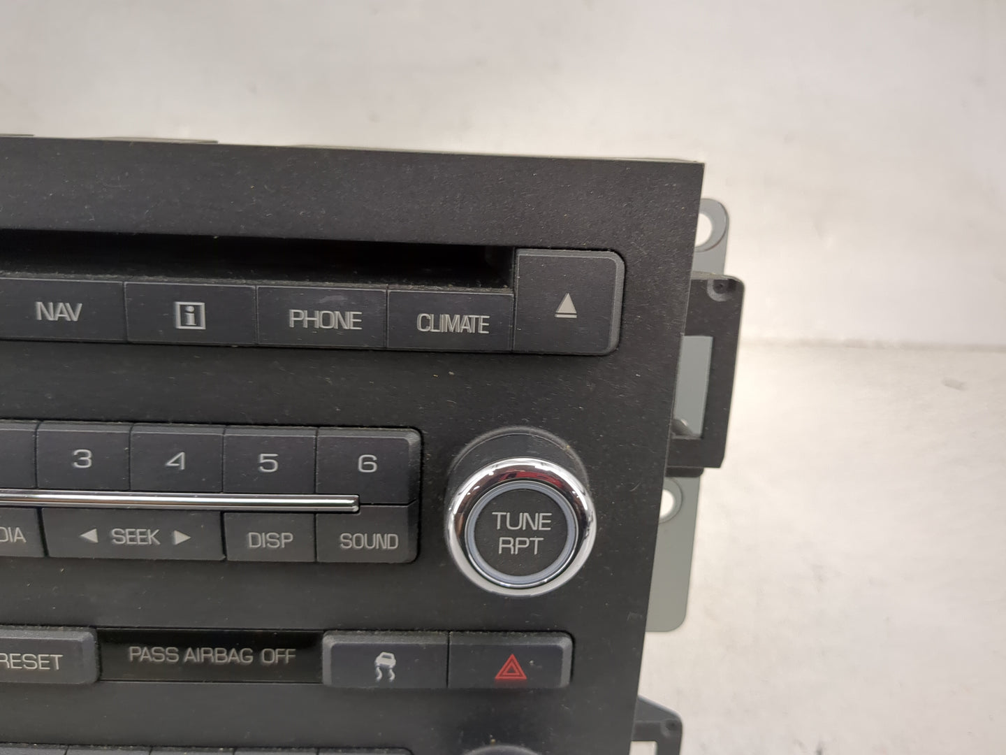2010 Lincoln Mks Radio AM FM Cd Player Receiver Replacement P/N:AA5T19C156AC NAU-4204 Fits OEM Used Auto Parts - Oemusedauto