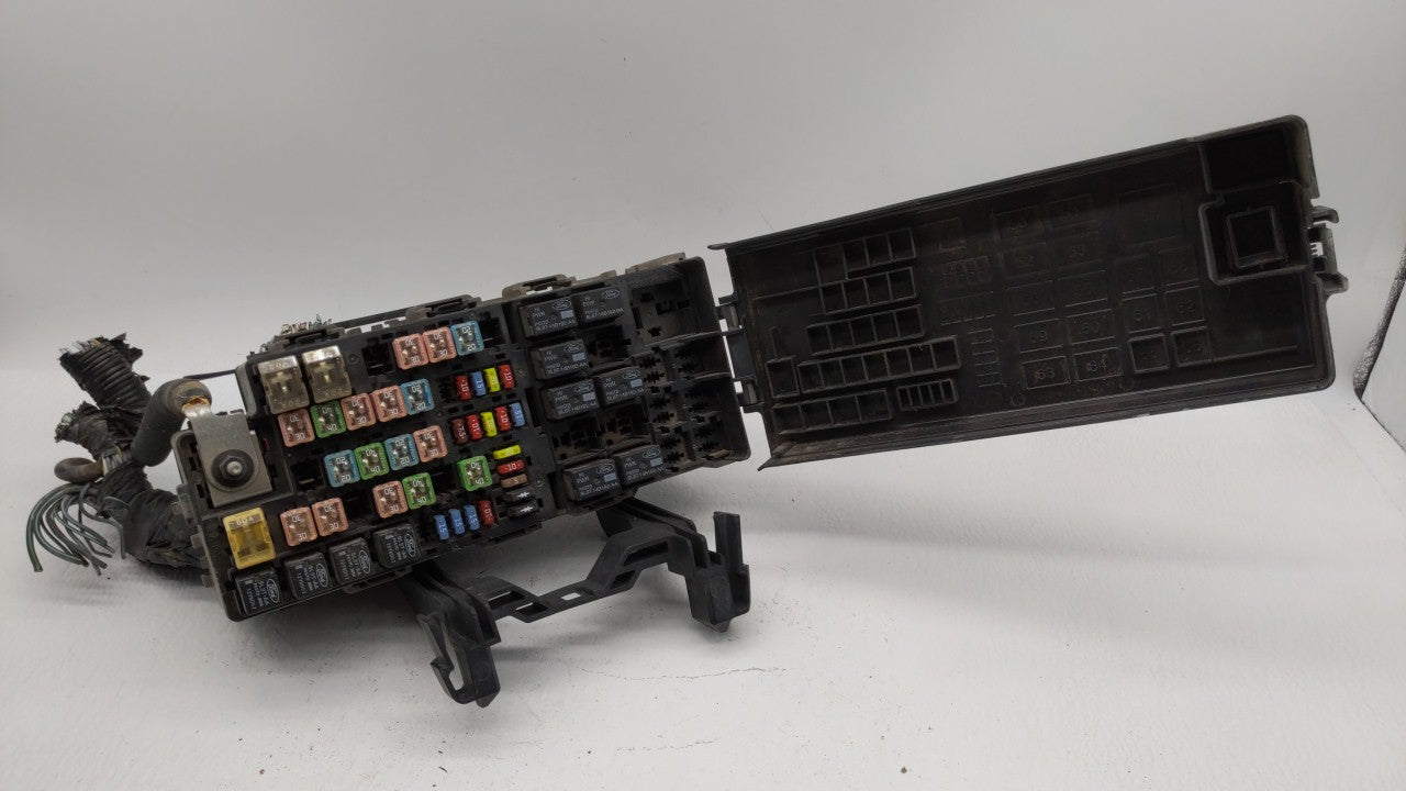 2009-2012 Lincoln Mks Fusebox Fuse Box Panel Relay Module P/N:8G1T-14A003-A0 Fits Fits 2009 2010 2011 2012 OEM Used Auto Par