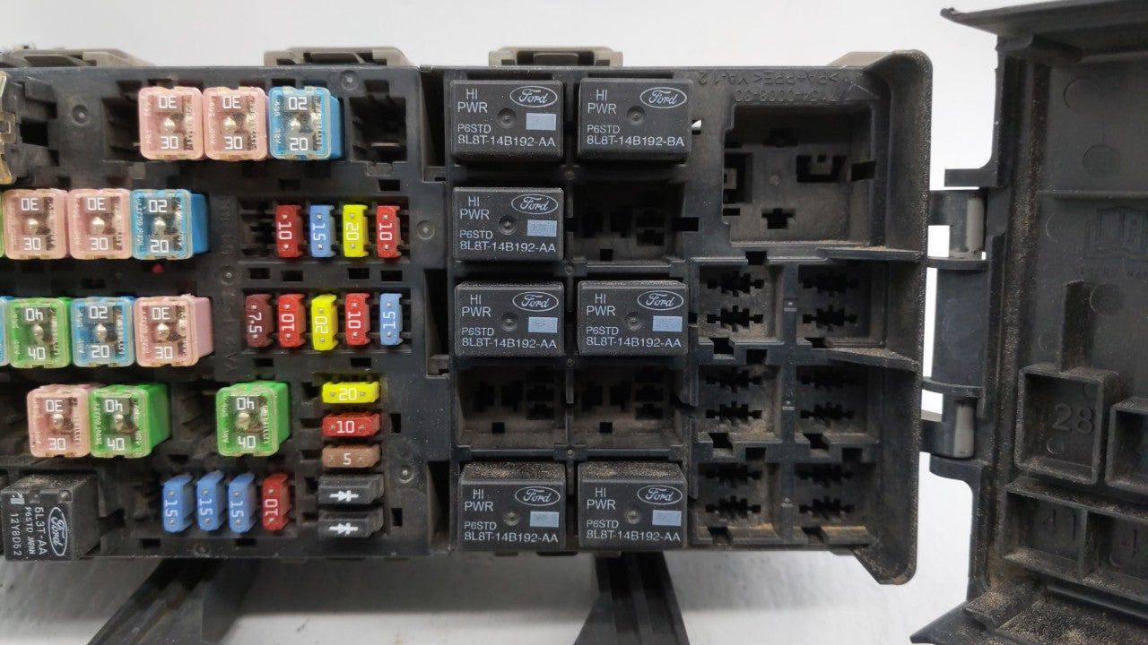 2009-2012 Lincoln Mks Fusebox Fuse Box Panel Relay Module P/N:8G1T-14A003-A0 Fits Fits 2009 2010 2011 2012 OEM Used Auto Par