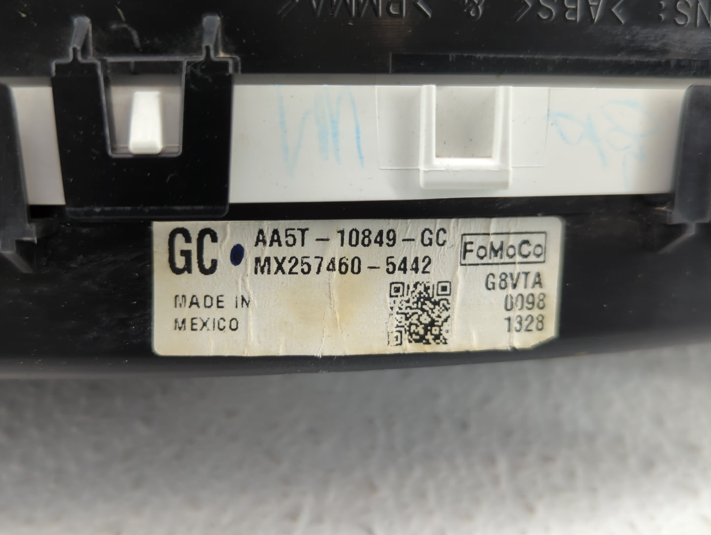 2010 Lincoln Mks Instrument Cluster Speedometer Gauges P/N:AA5T-10849-GC AA5T-10849-CH, AA5T-10849-CK Fits OEM Used Auto Par