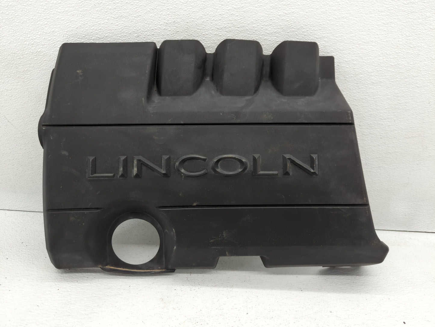 2010 Lincoln Mks Engine Cover - Oemusedautoparts1.com