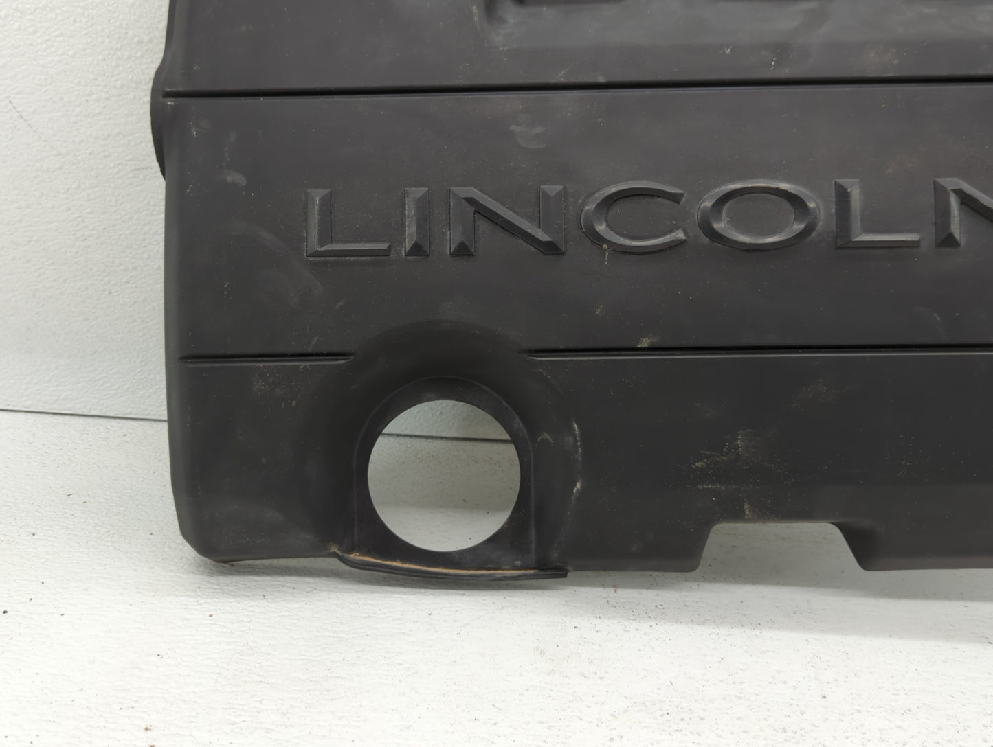 2010 Lincoln Mks Engine Cover - Oemusedautoparts1.com