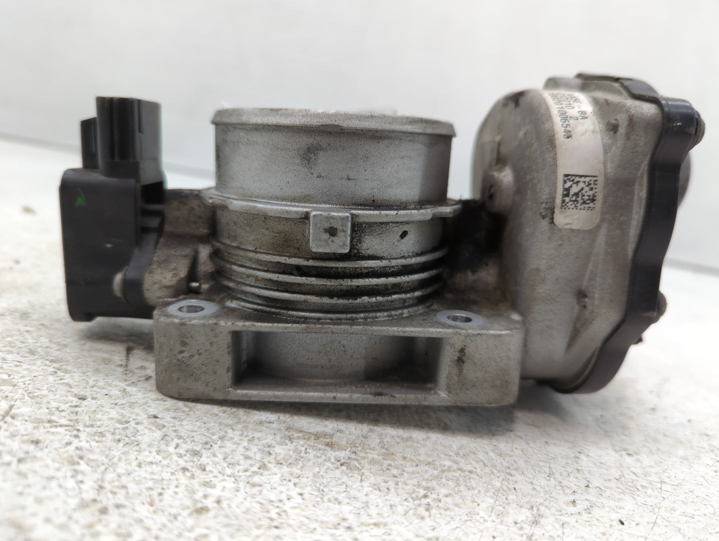2010-2016 Lincoln Mks Throttle Body P/N:AA5E-BA AA5E-BB Fits Fits 2010 2011 2012 2013 2014 2015 2016 2017 2018 2019 OEM Used