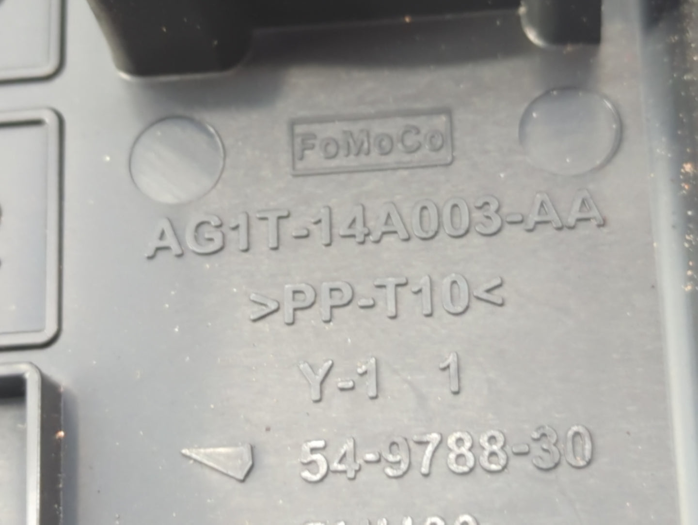 2009-2012 Lincoln Mks Fusebox Fuse Box Panel Relay Module P/N:AG1T-14A003-AA Fits Fits 2009 2010 2011 2012 OEM Used Auto Par
