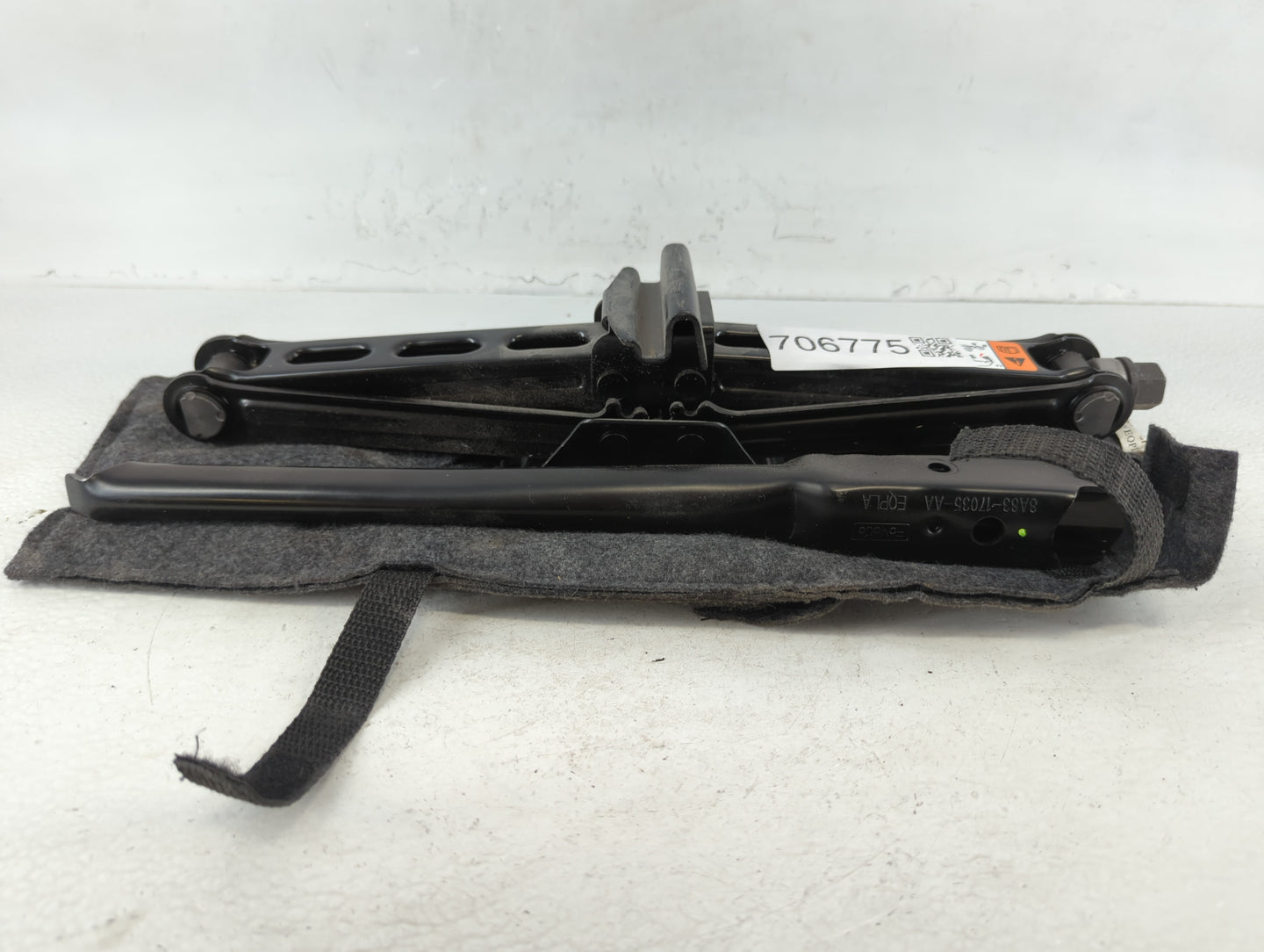 2010 Lincoln Mks Spare Scissor Car Jack - Oemusedautoparts1.com