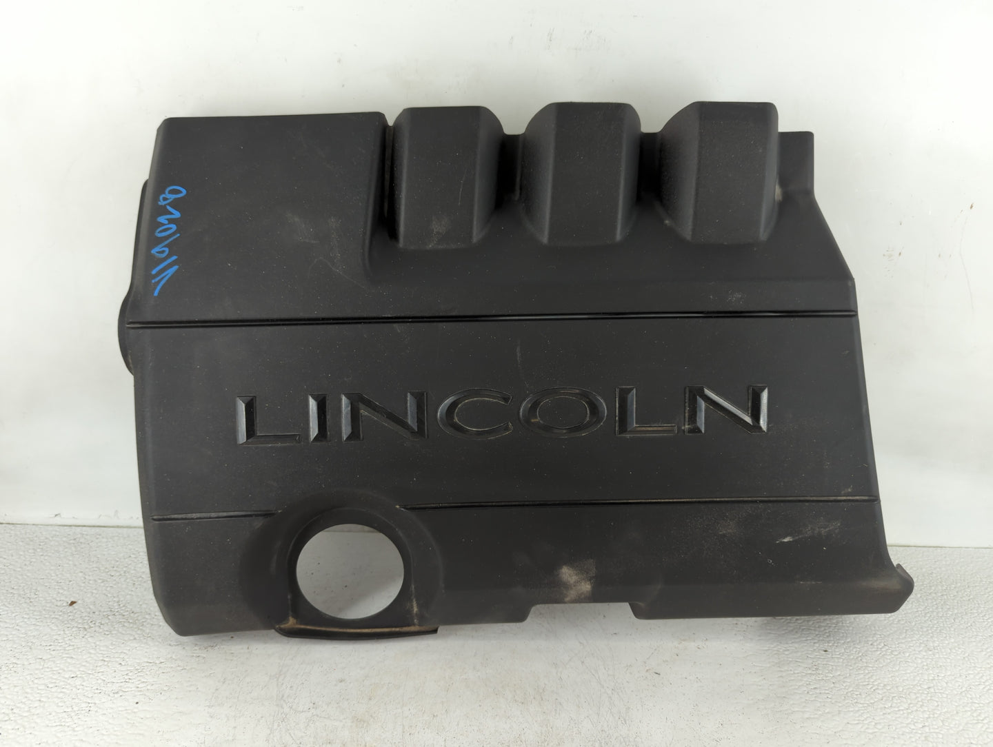 2010 Lincoln Mks Engine Cover - Oemusedautoparts1.com
