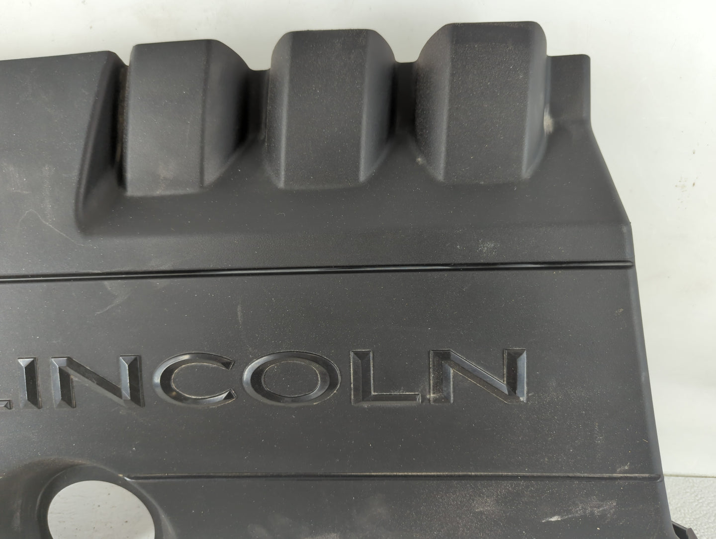2010 Lincoln Mks Engine Cover - Oemusedautoparts1.com