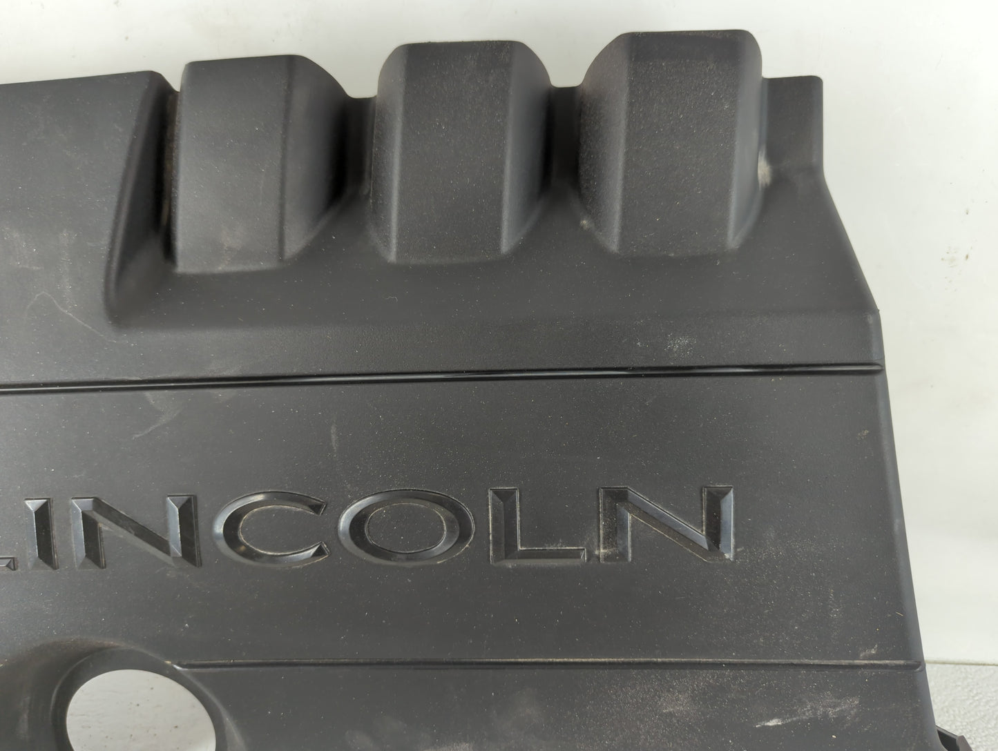 2010 Lincoln Mks Engine Cover - Oemusedautoparts1.com