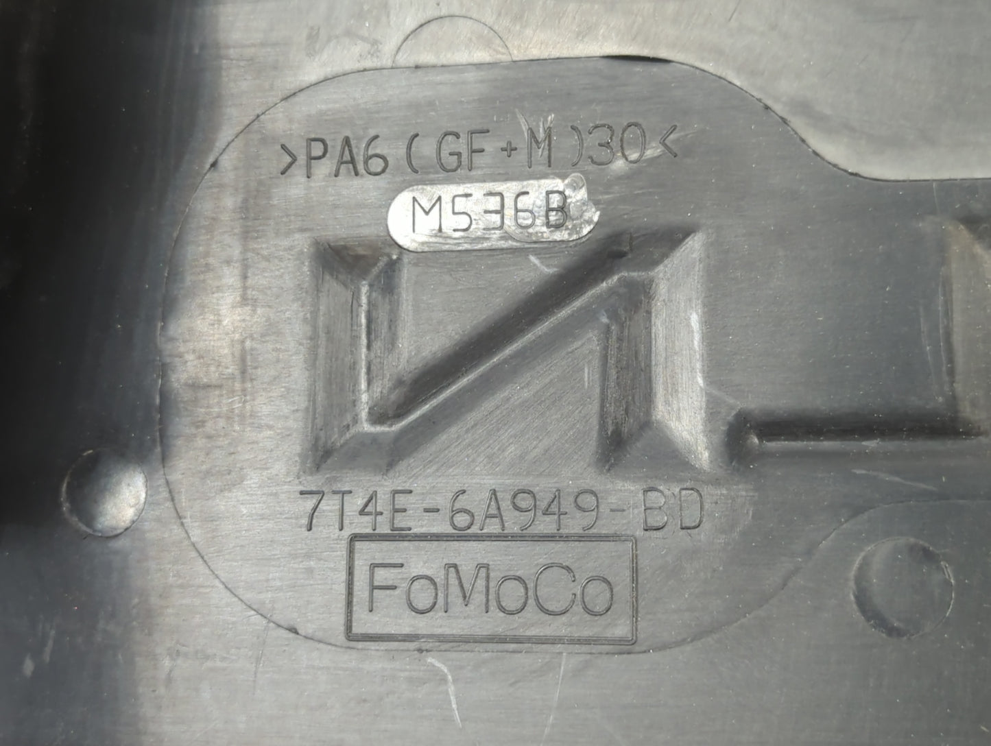 2010 Lincoln Mks Engine Cover - Oemusedautoparts1.com