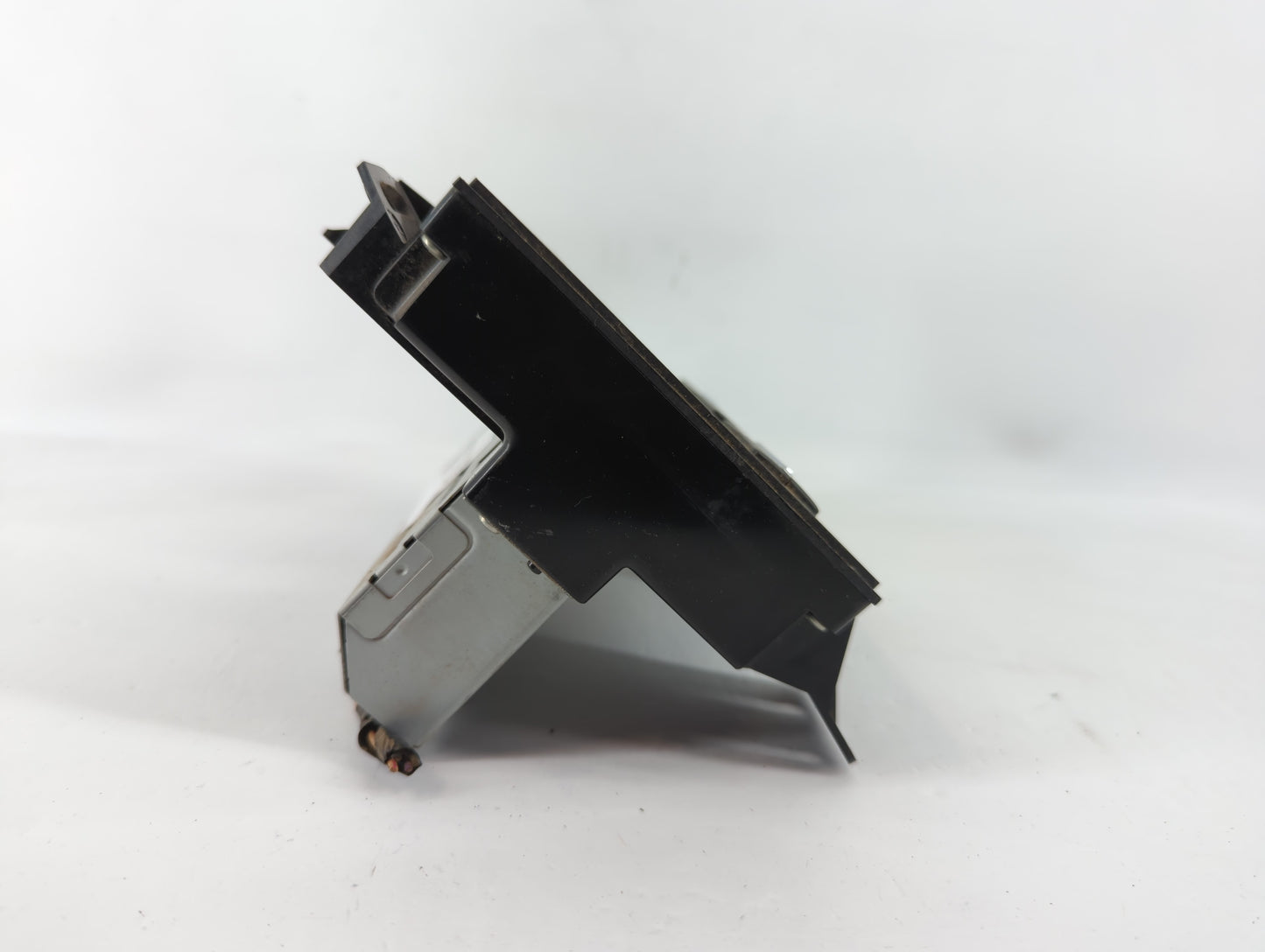 2010 Lincoln Mks Radio AM FM Cd Player Receiver Replacement P/N:AA5T-19C116-AB Fits OEM Used Auto Parts - Oemusedautoparts1.