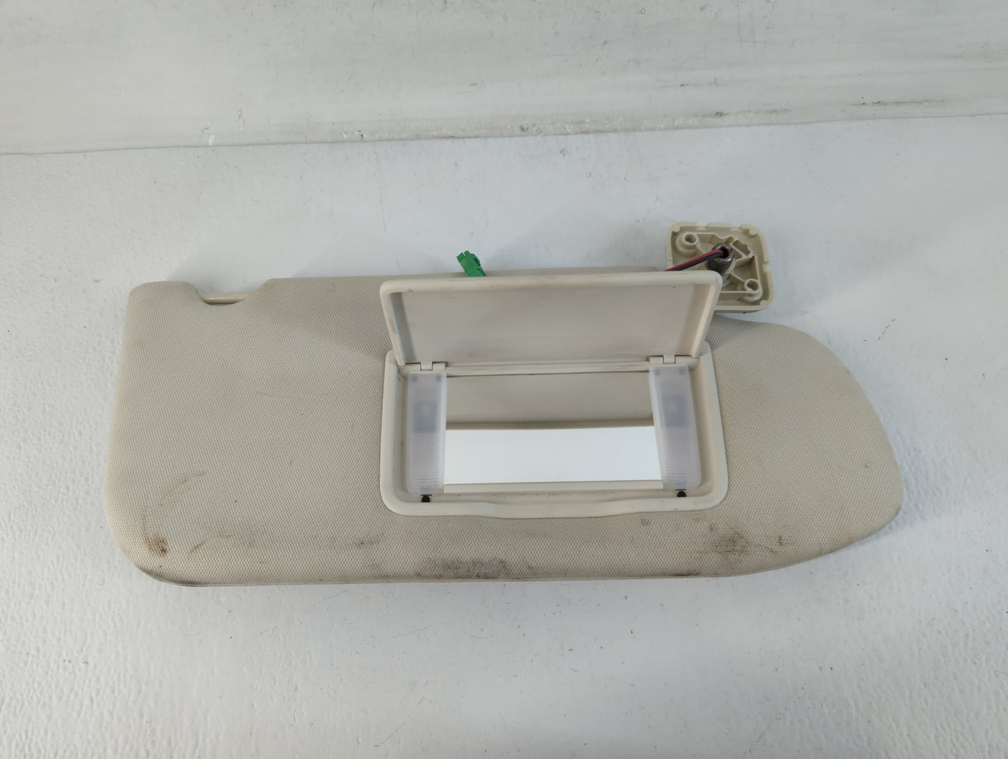 2010-2016 Lincoln Mks Sun Visor Shade Replacement Passenger Right Mirror Fits OEM Used Auto Parts - Oemusedautoparts1.com